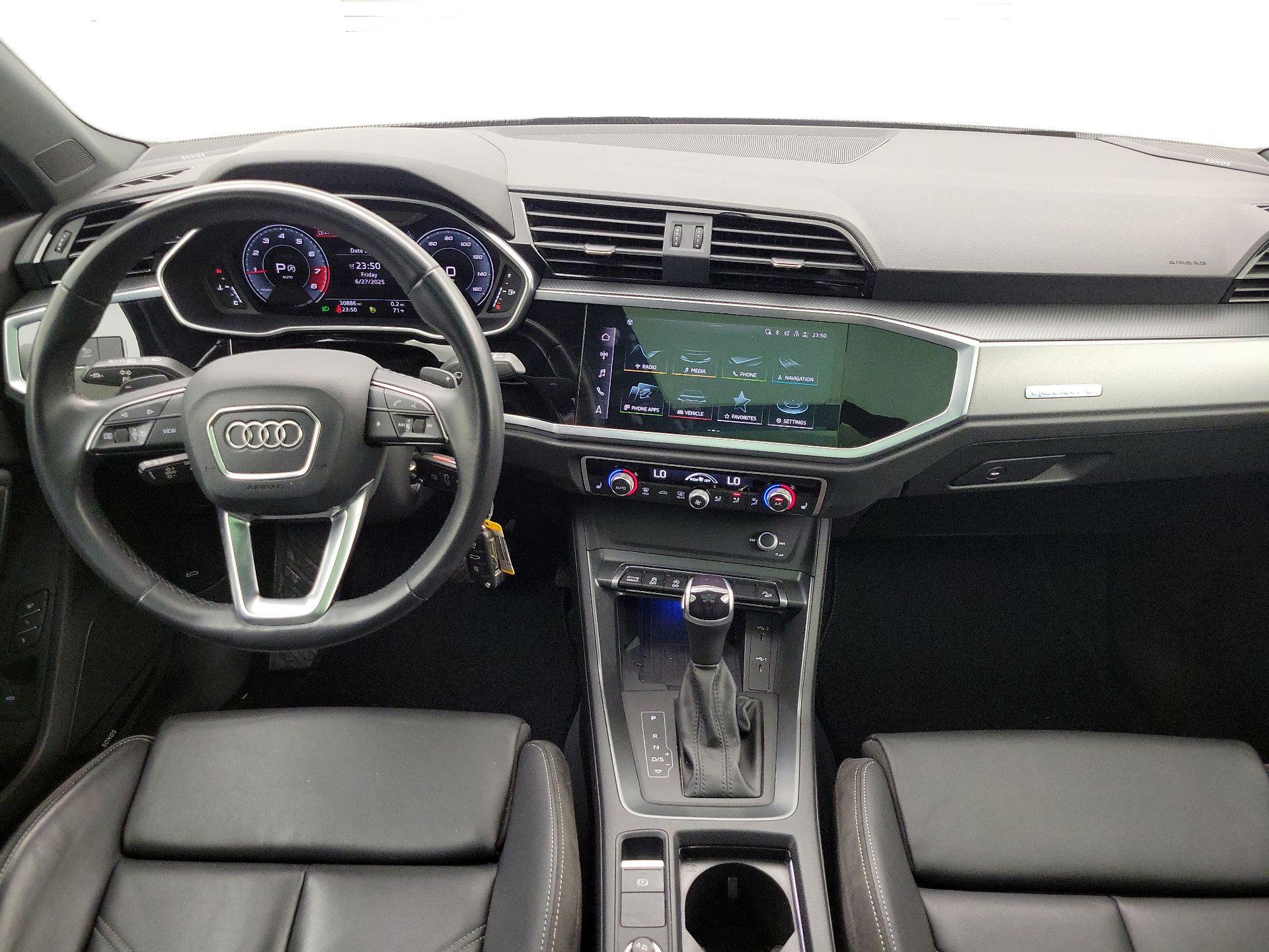 Thumbnail: 2022 Audi Q3 - 9