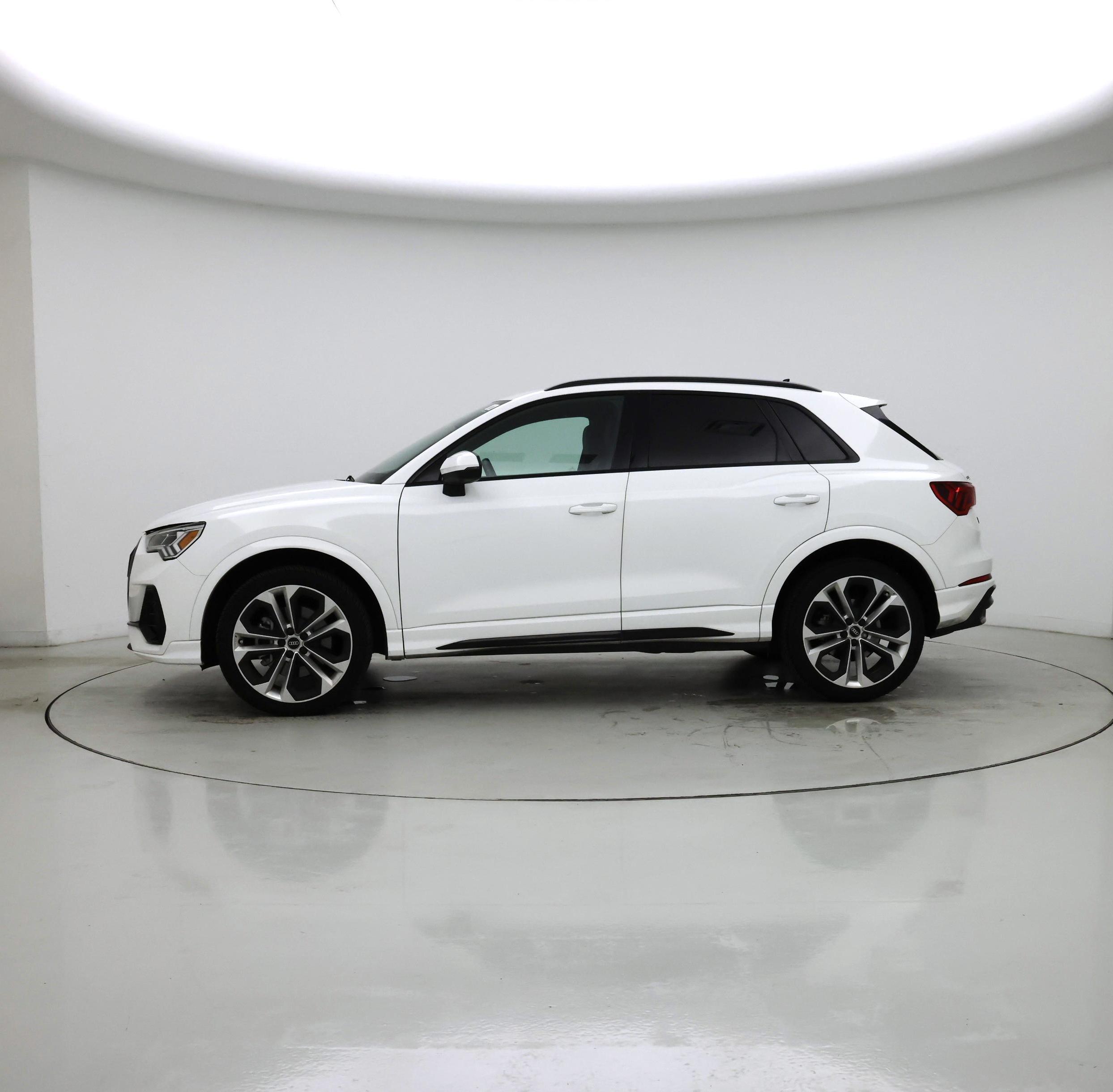 Thumbnail: 2022 Audi Q3 - 3