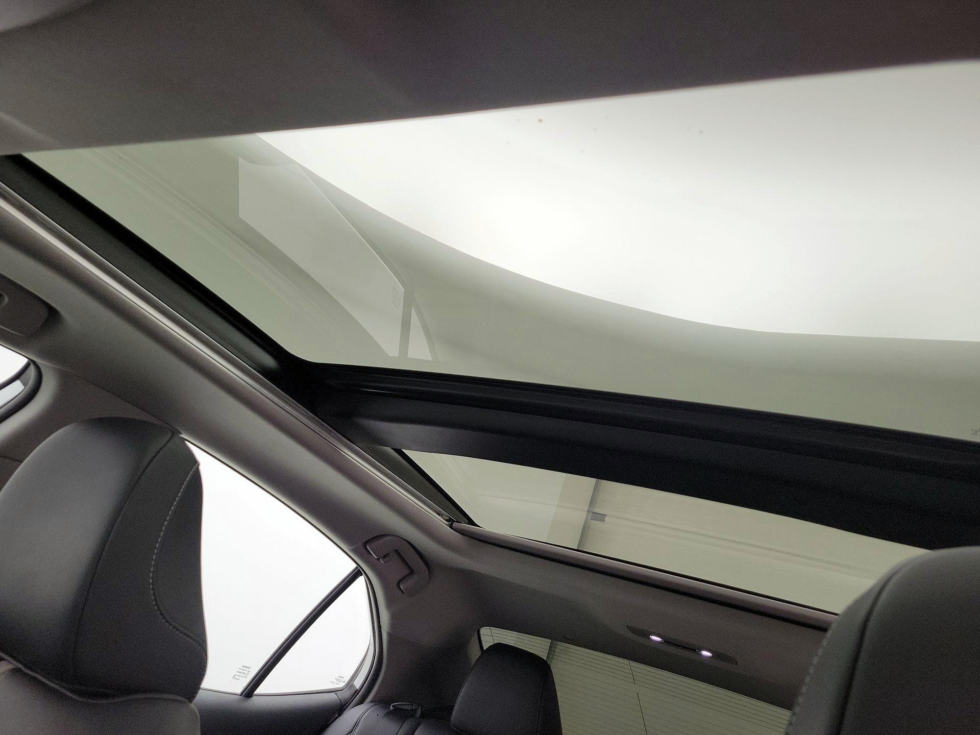 Thumbnail: 2020 Toyota Camry - 19