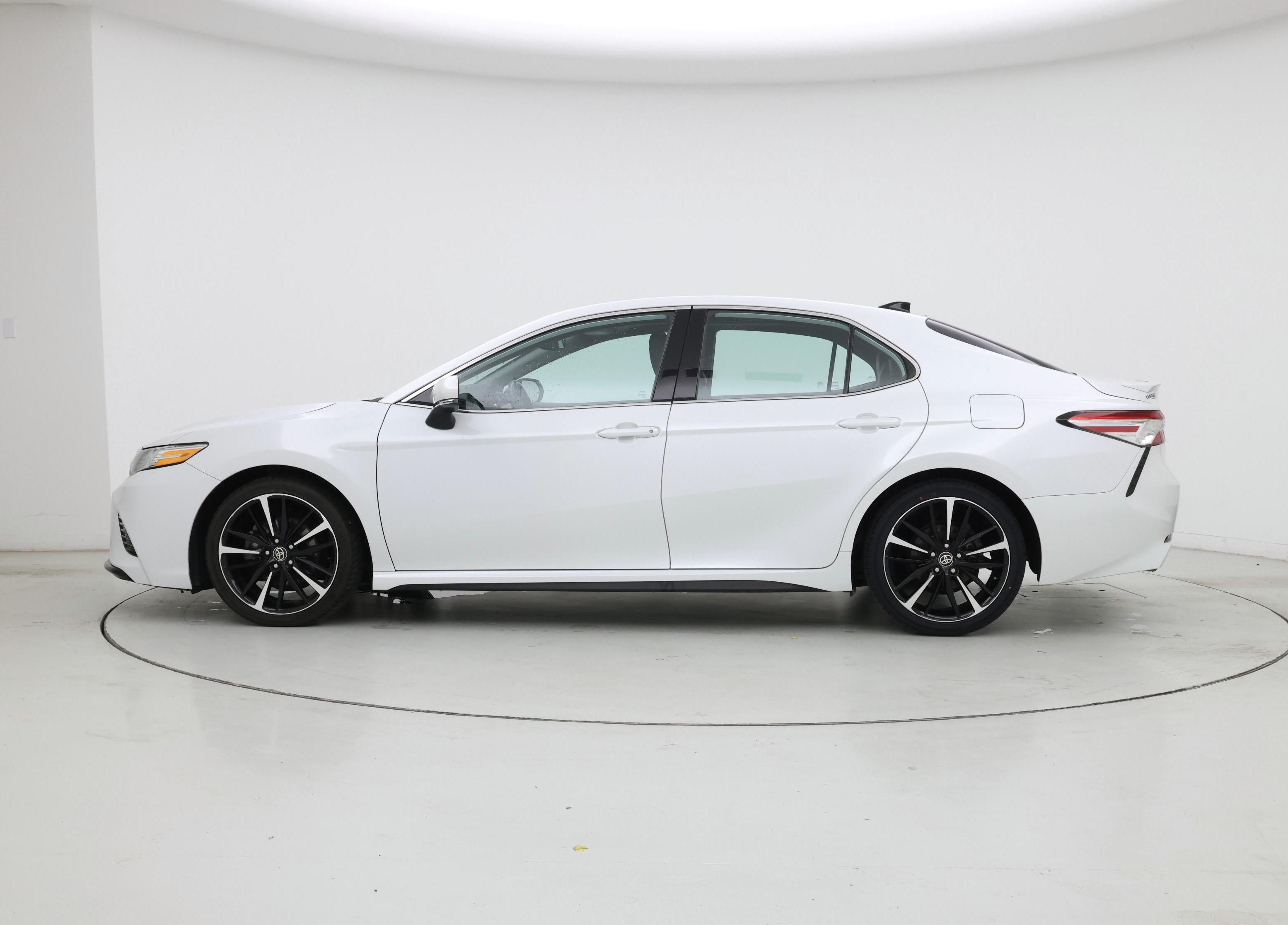 Thumbnail: 2020 Toyota Camry - 3