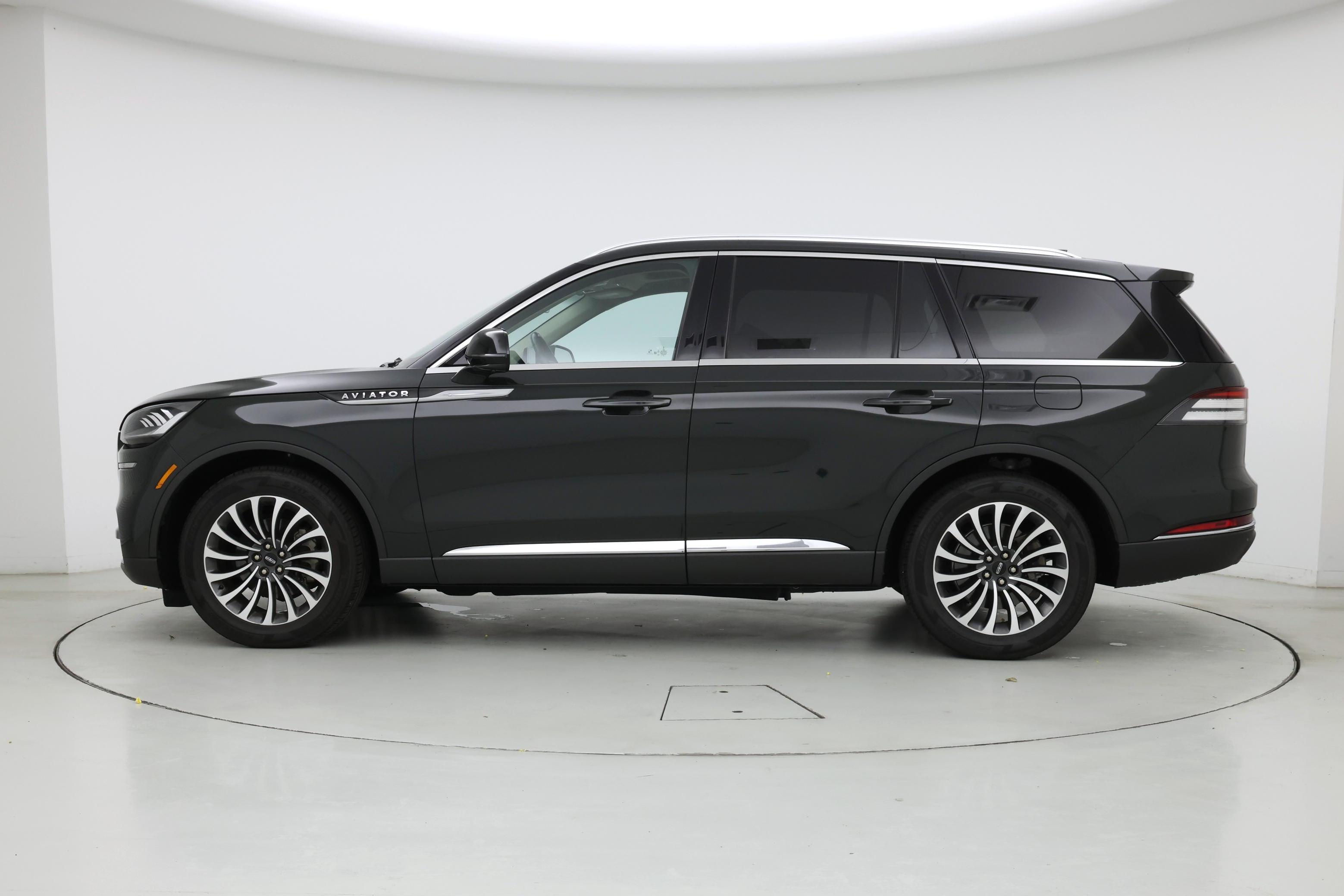 Thumbnail: 2022 Lincoln Aviator - 3