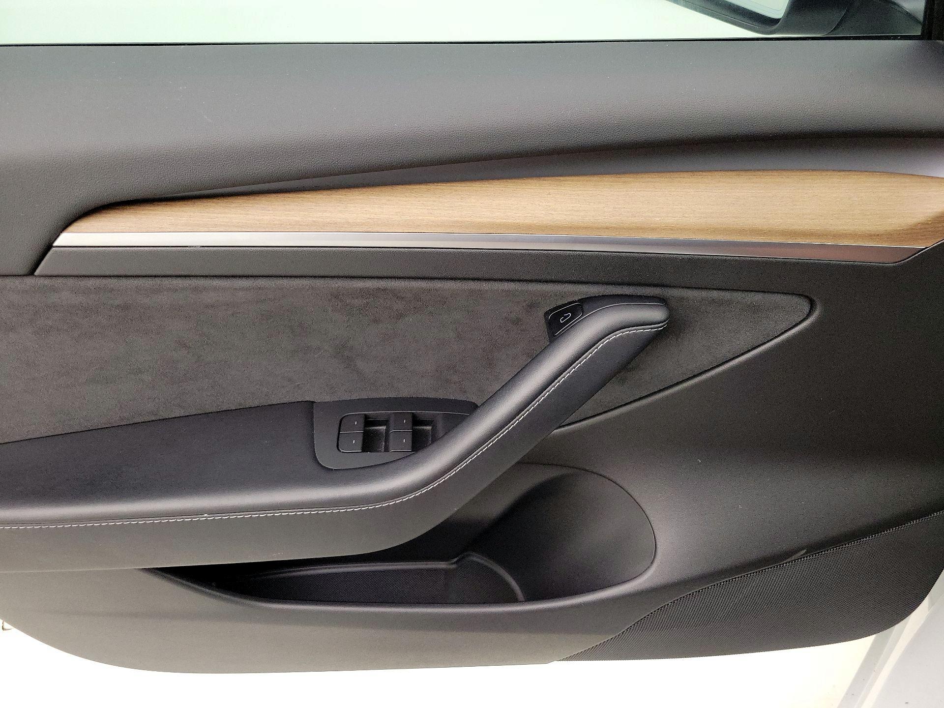 Thumbnail: 2021 Tesla Model 3 - 12