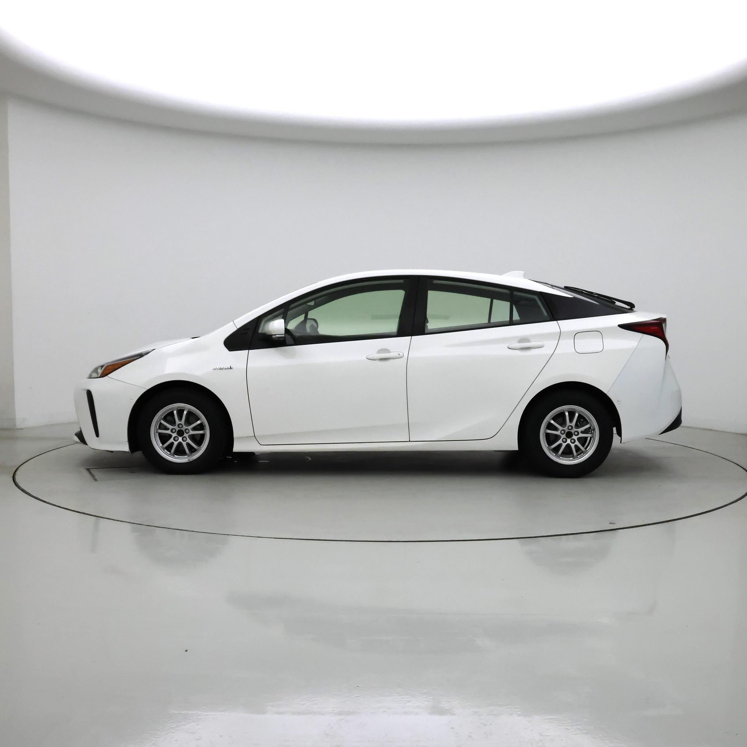 Thumbnail: 2021 Toyota Prius - 3