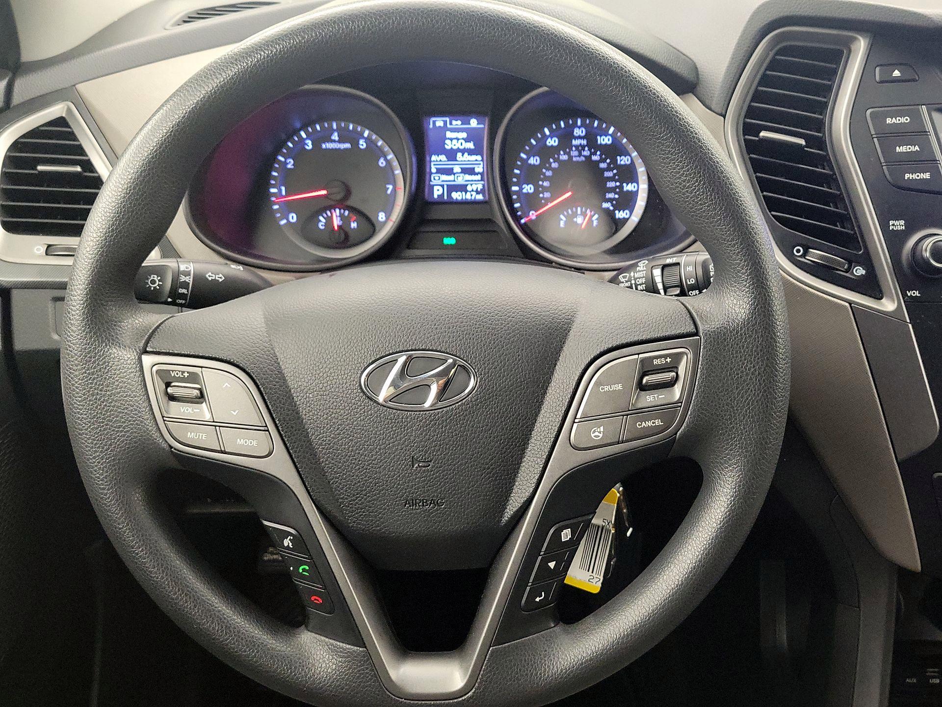 Thumbnail: 2016 Hyundai Santa Fe - 10
