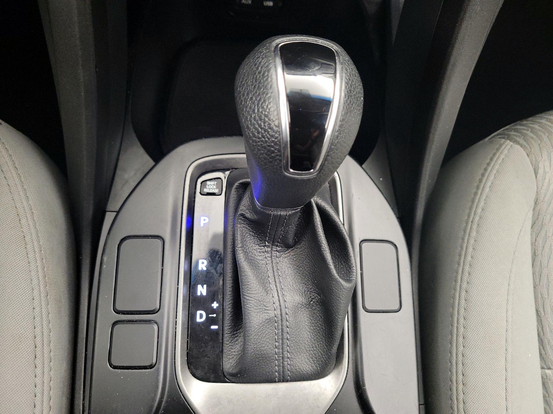 Thumbnail: 2016 Hyundai Santa Fe - 16