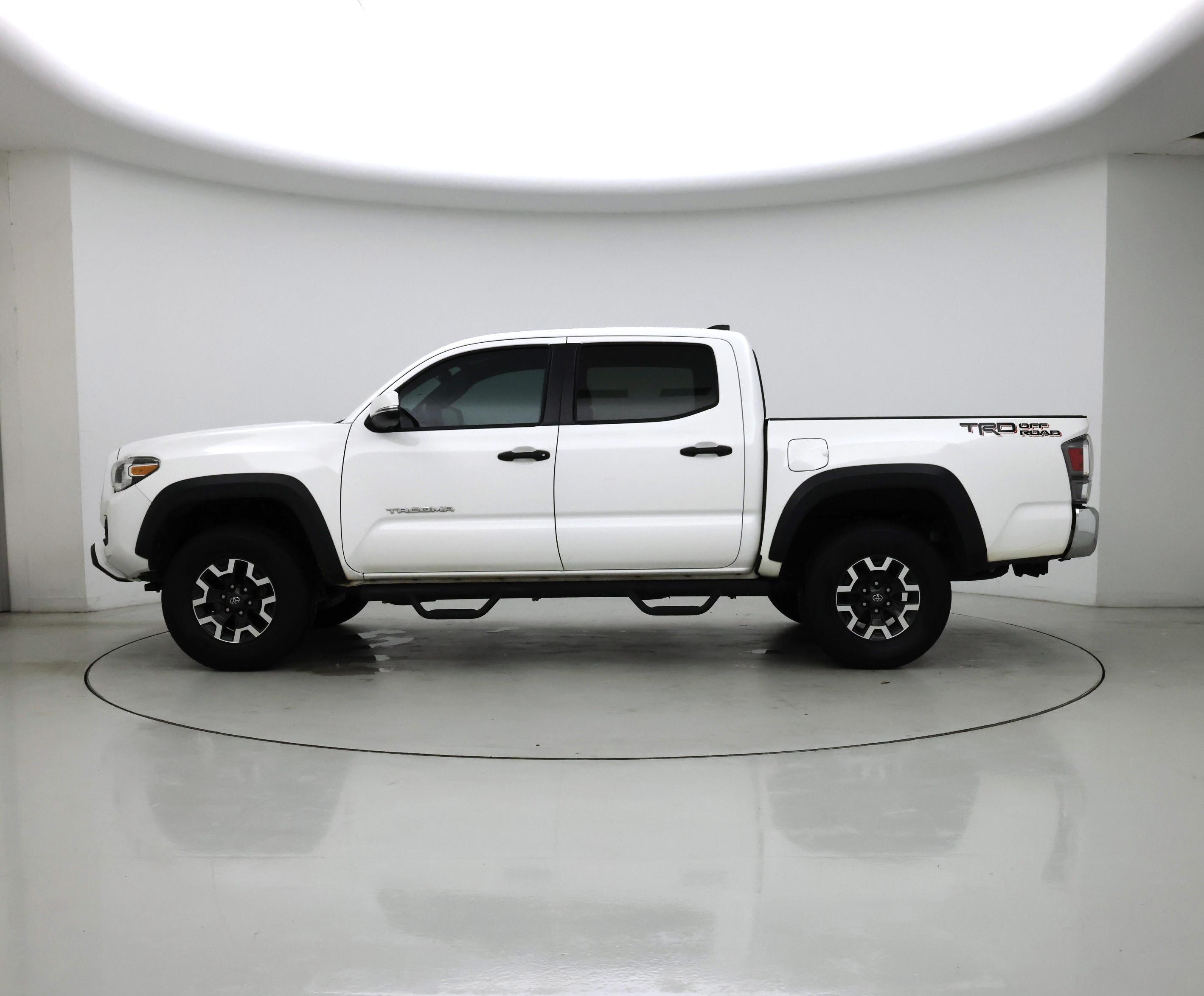 Thumbnail: 2021 Toyota Tacoma - 3