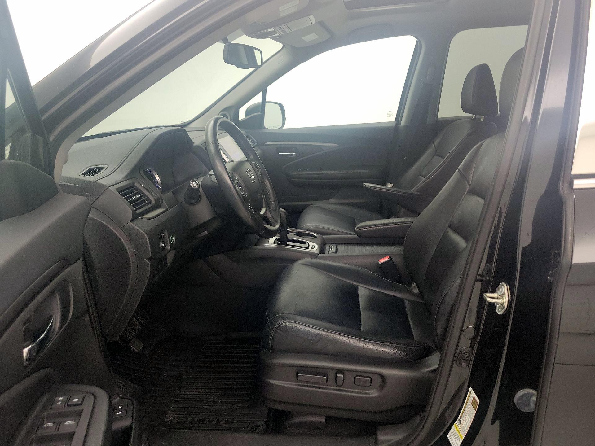 Thumbnail: 2016 Honda Pilot - 11