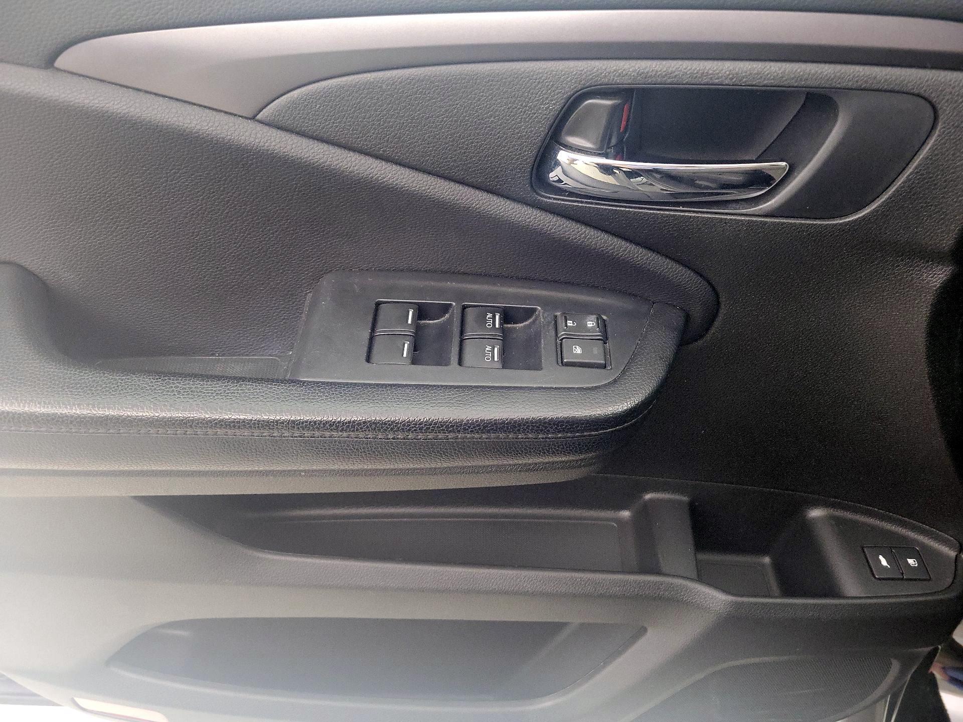 Thumbnail: 2016 Honda Pilot - 12
