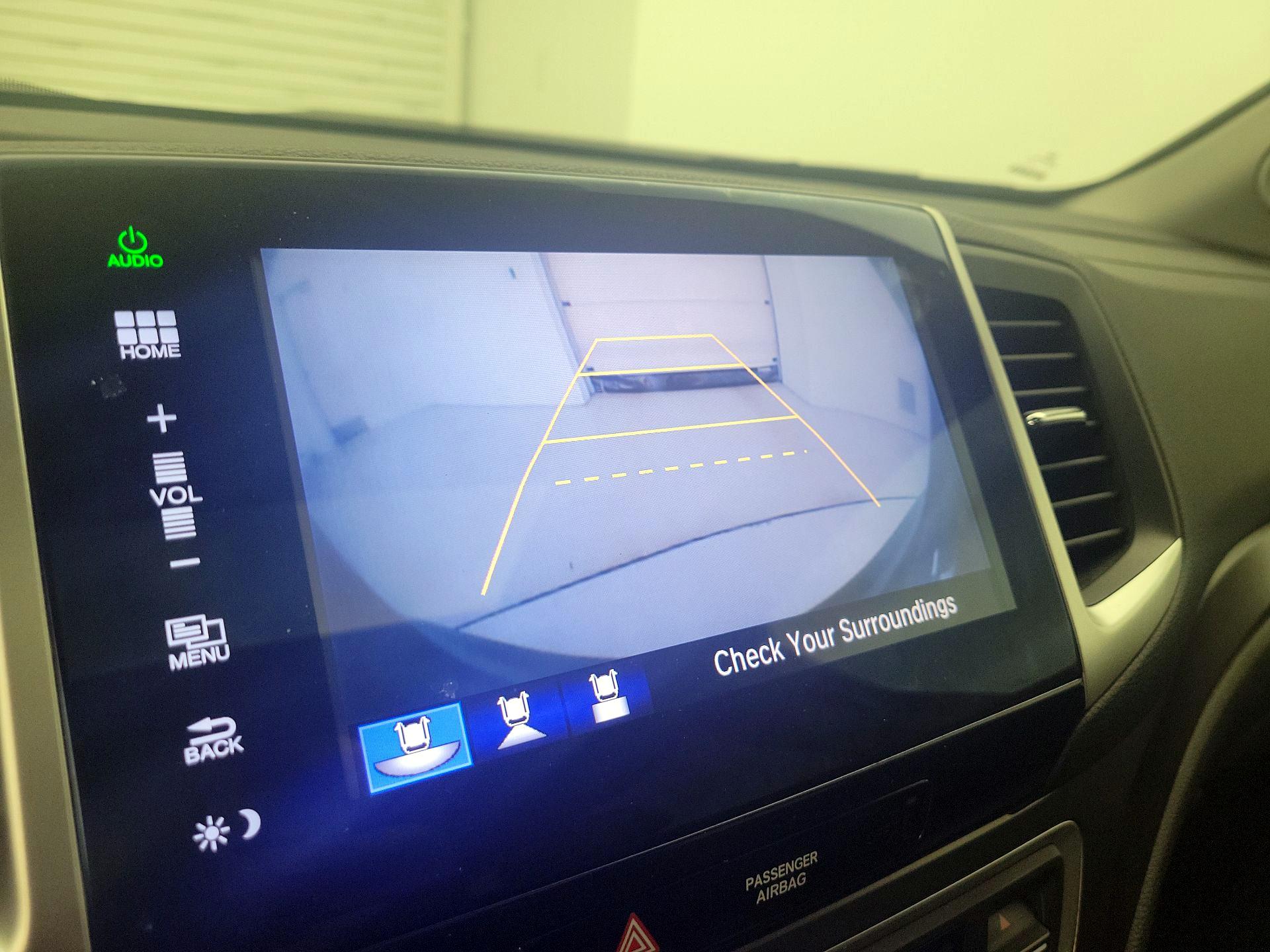 Thumbnail: 2016 Honda Pilot - 14