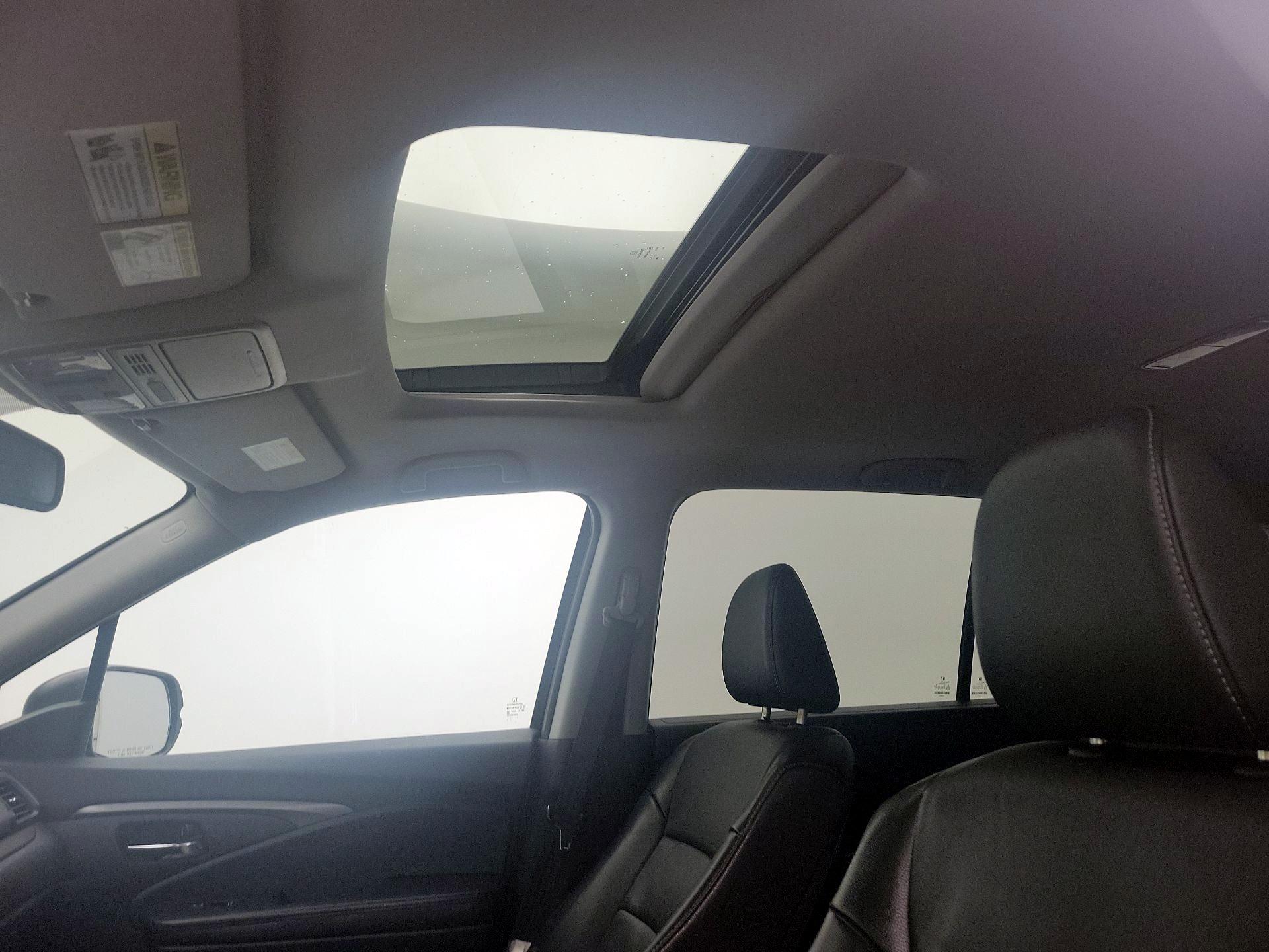 Thumbnail: 2016 Honda Pilot - 19