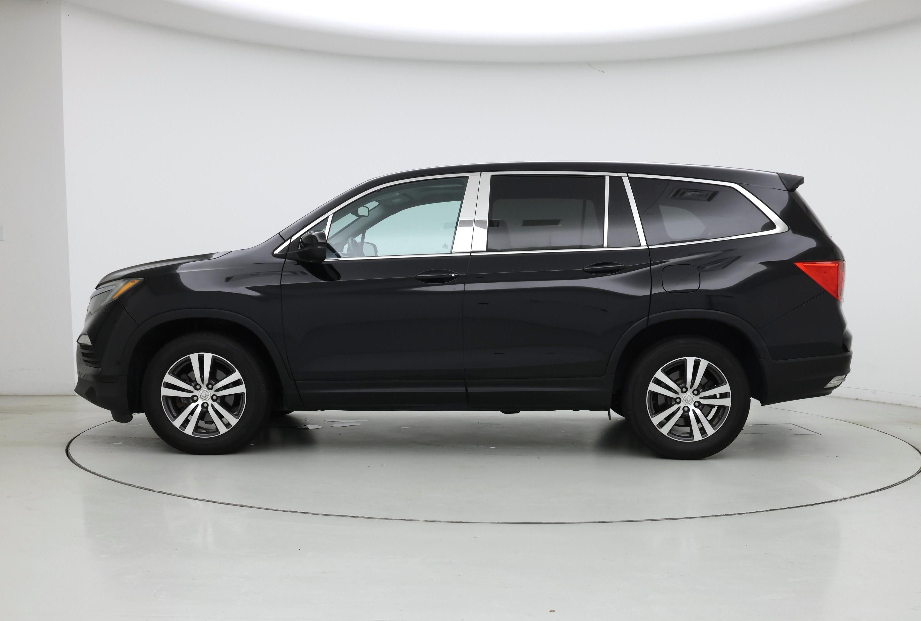 Thumbnail: 2016 Honda Pilot - 3