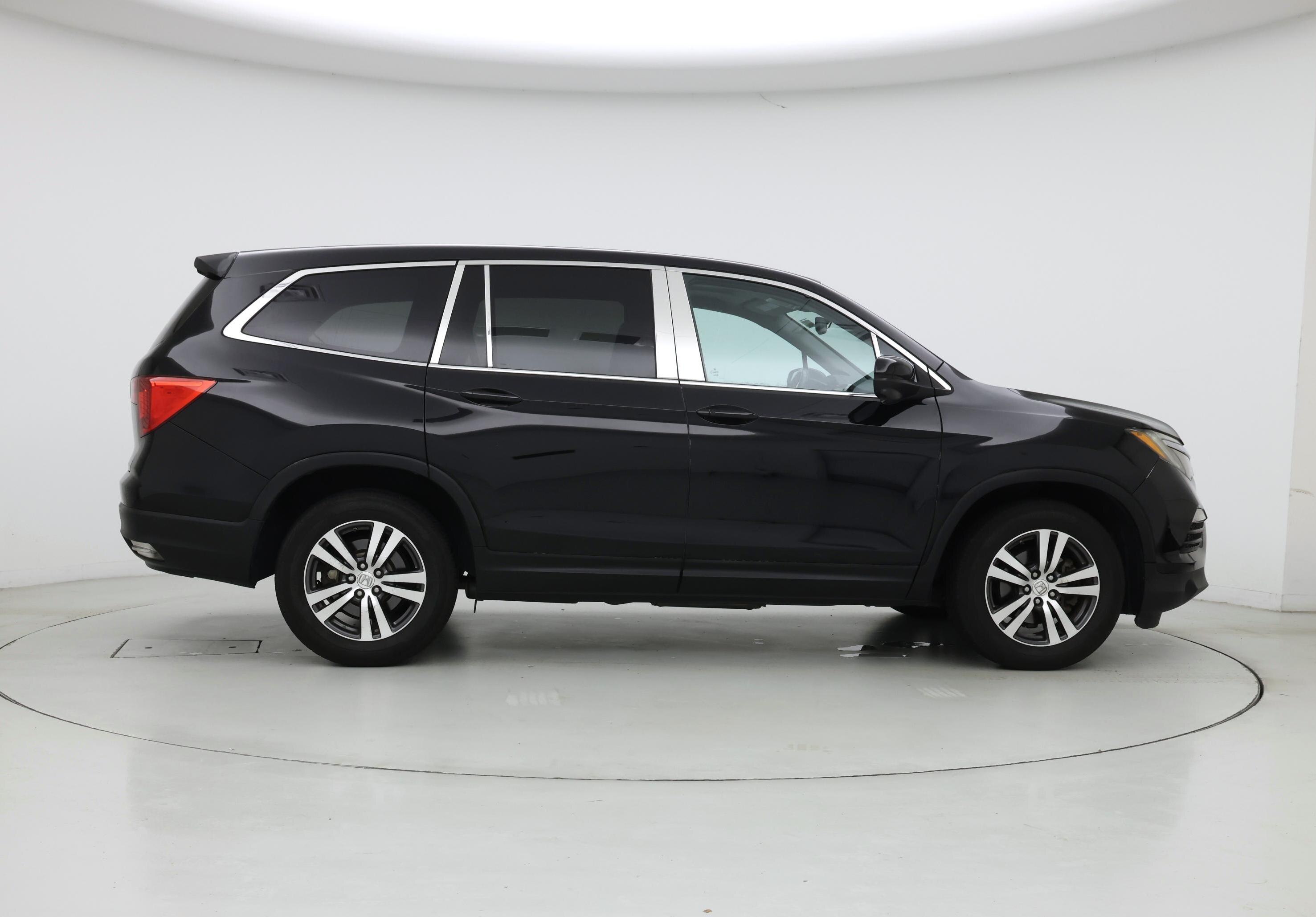 Thumbnail: 2016 Honda Pilot - 7