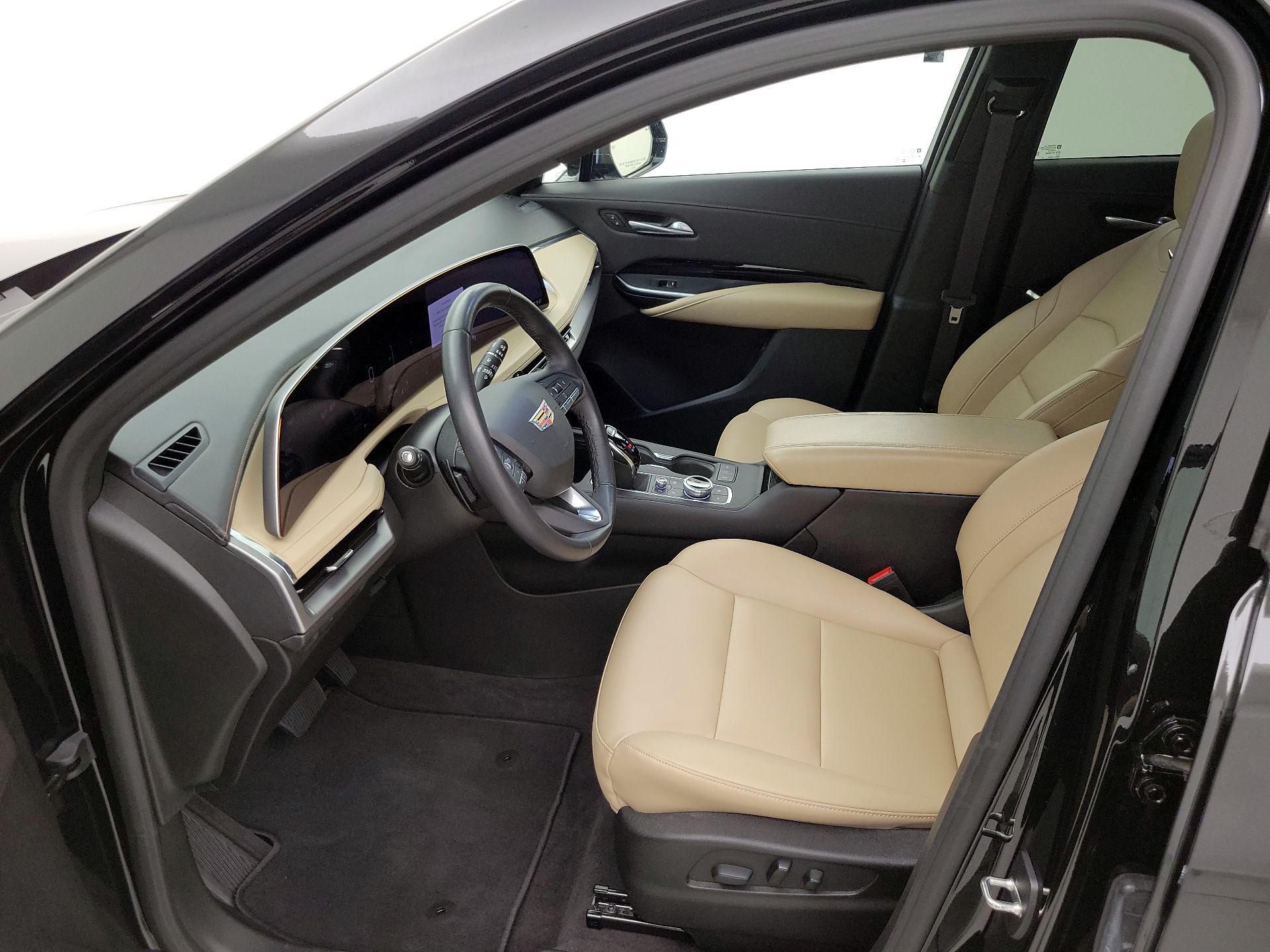 Thumbnail: 2024 Cadillac XT4 - 11