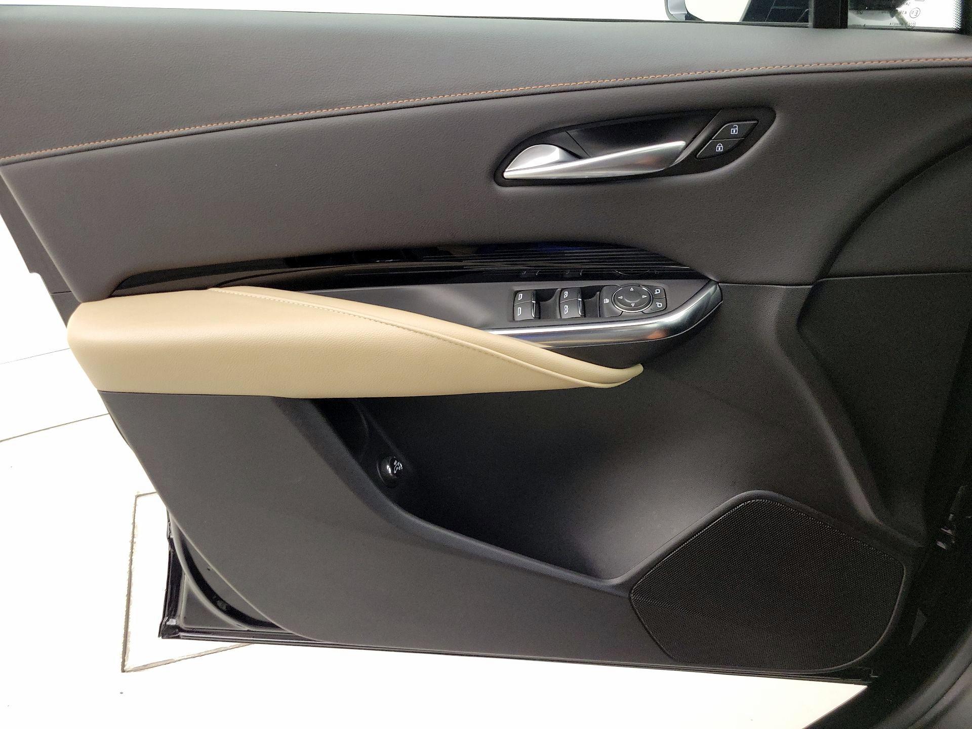 Thumbnail: 2024 Cadillac XT4 - 12