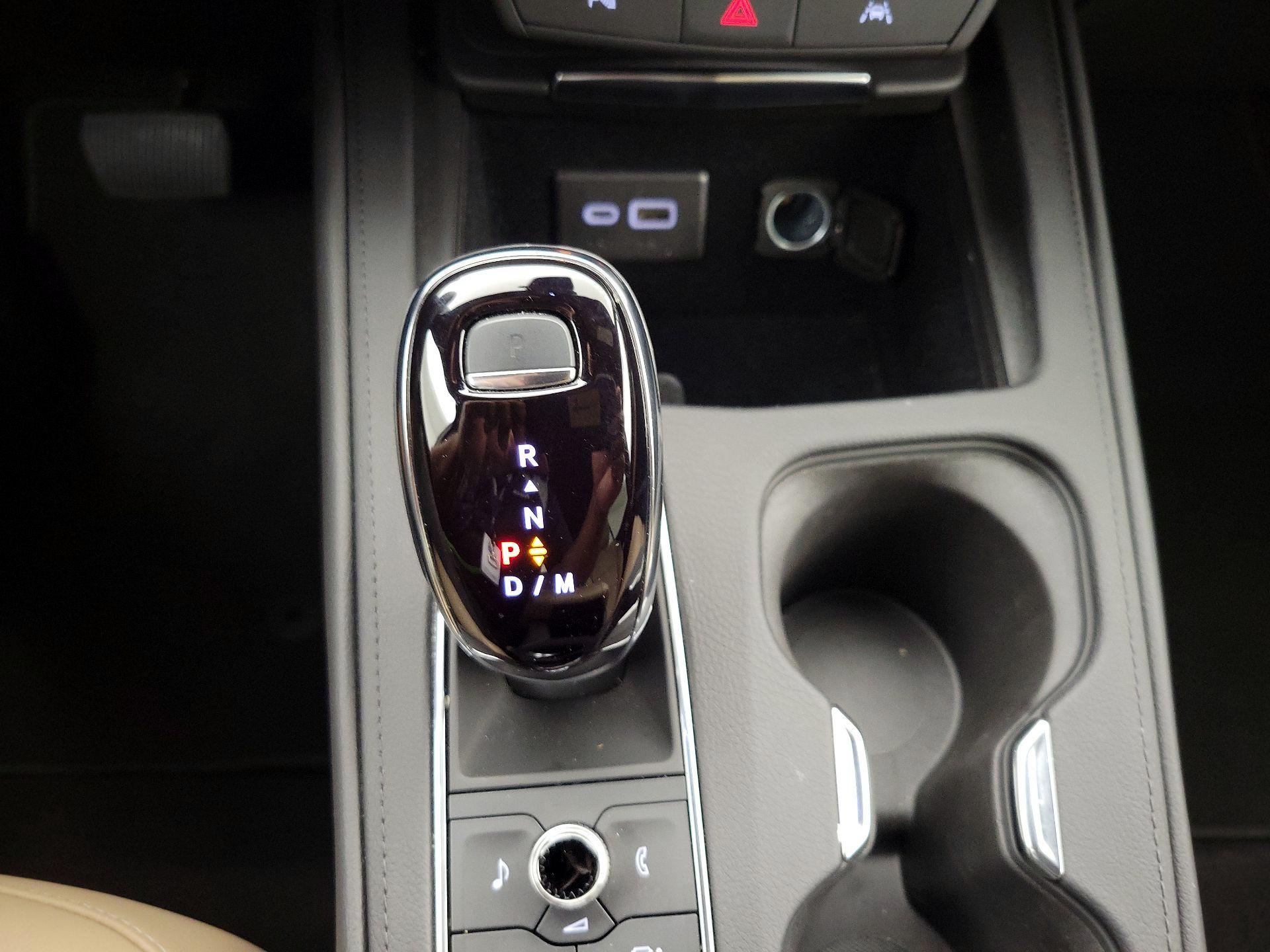 Thumbnail: 2024 Cadillac XT4 - 17