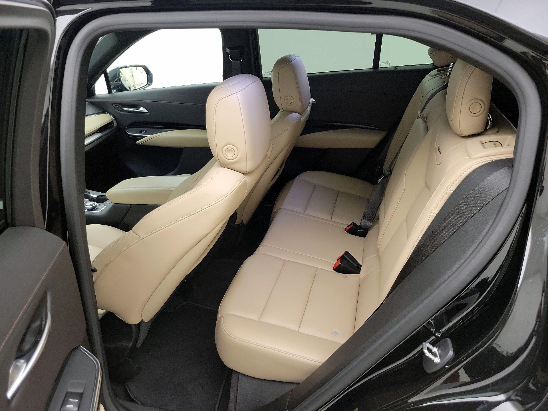 Thumbnail: 2024 Cadillac XT4 - 19
