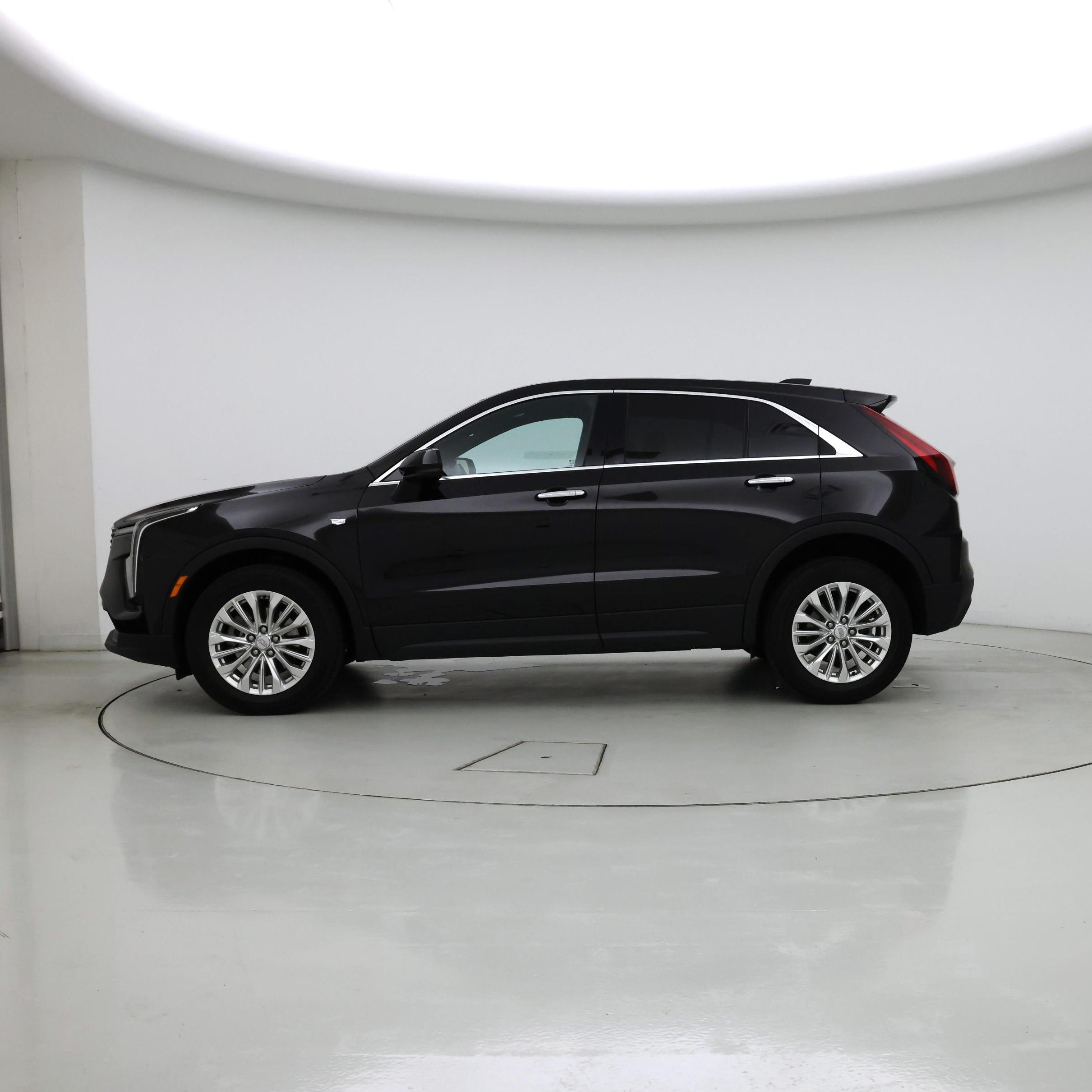 Thumbnail: 2024 Cadillac XT4 - 3