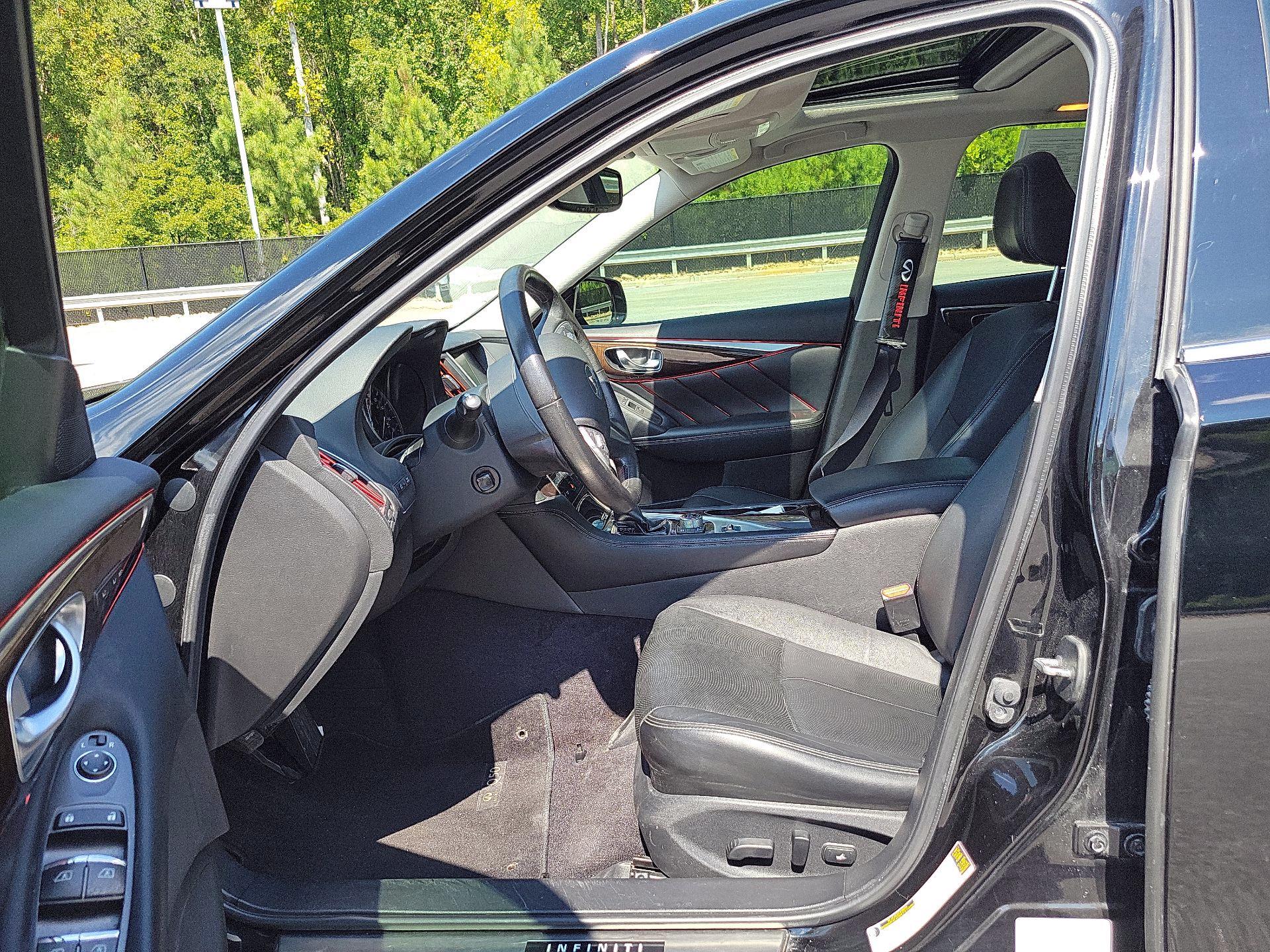 Thumbnail: 2015 INFINITI Q50 - 9