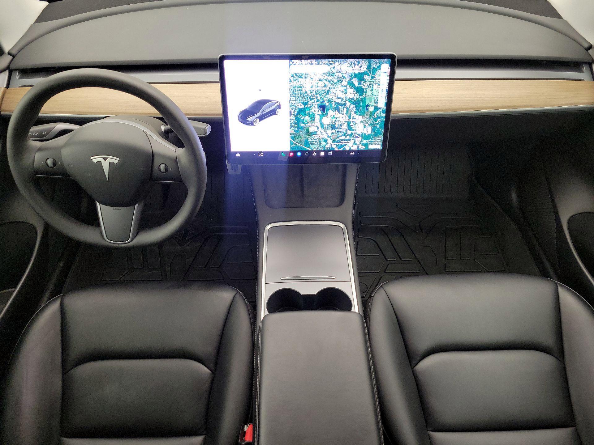 Thumbnail: 2021 Tesla Model 3 - 9