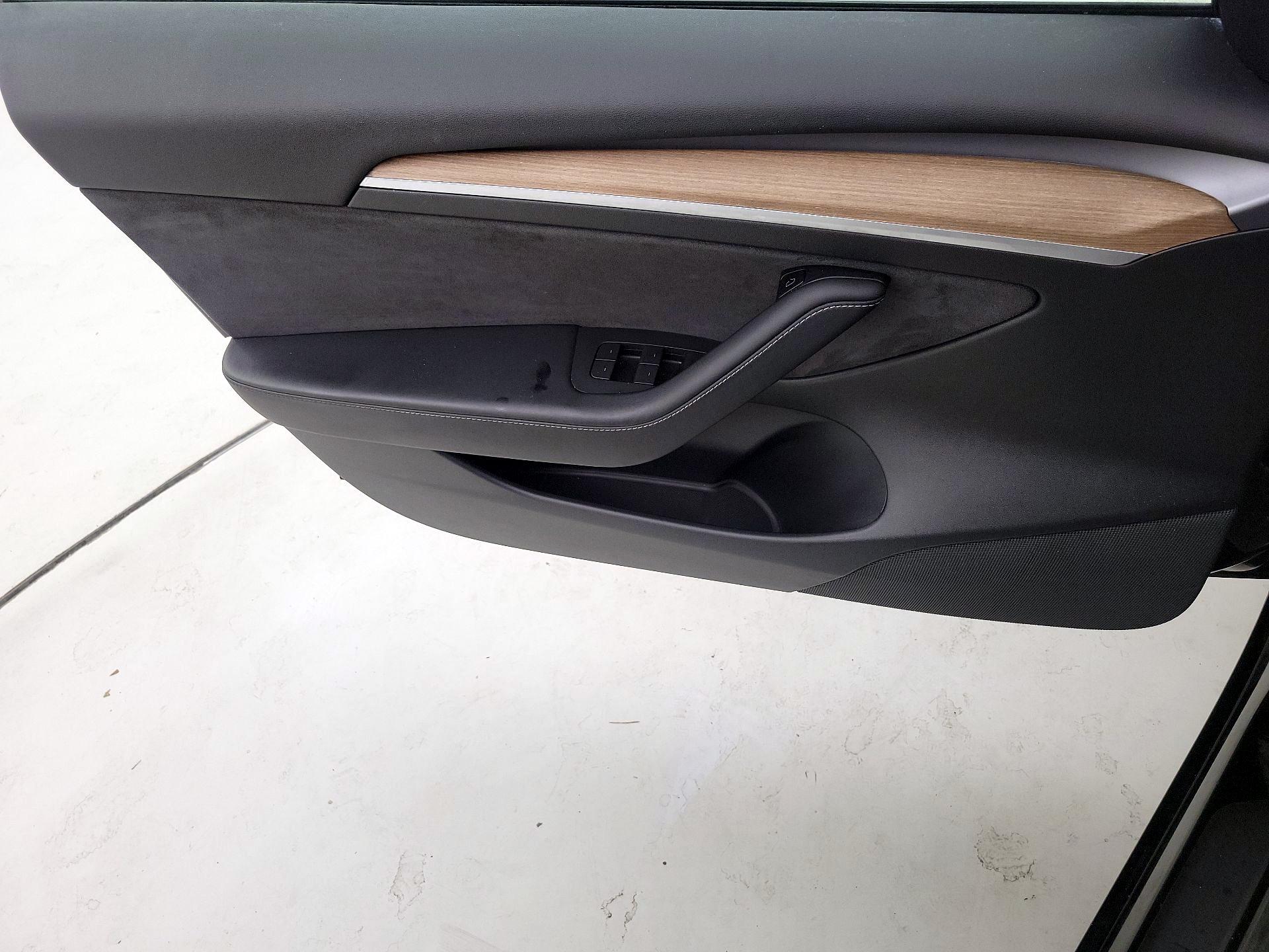 Thumbnail: 2021 Tesla Model 3 - 12