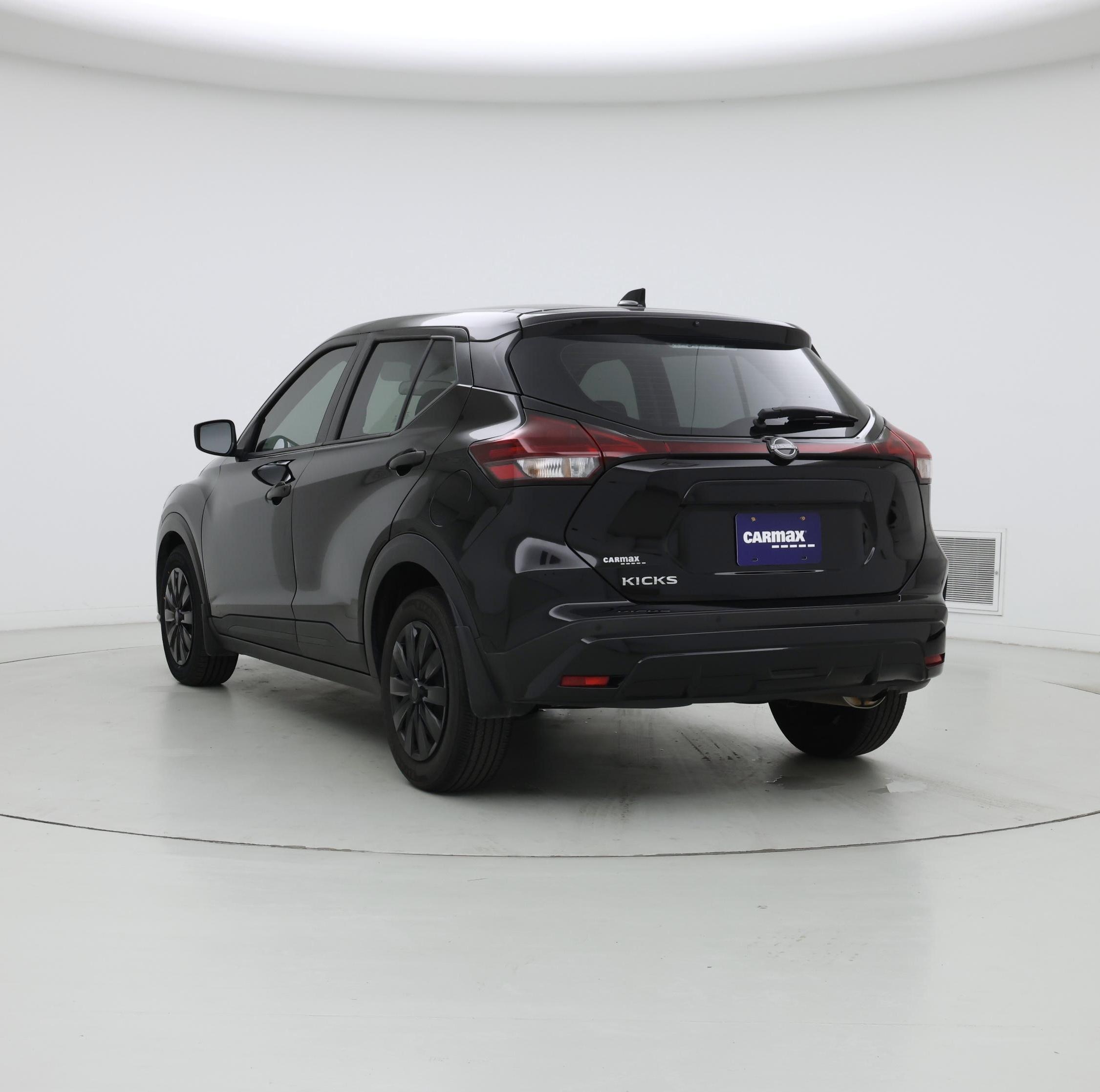 Thumbnail: 2023 Nissan Kicks - 2