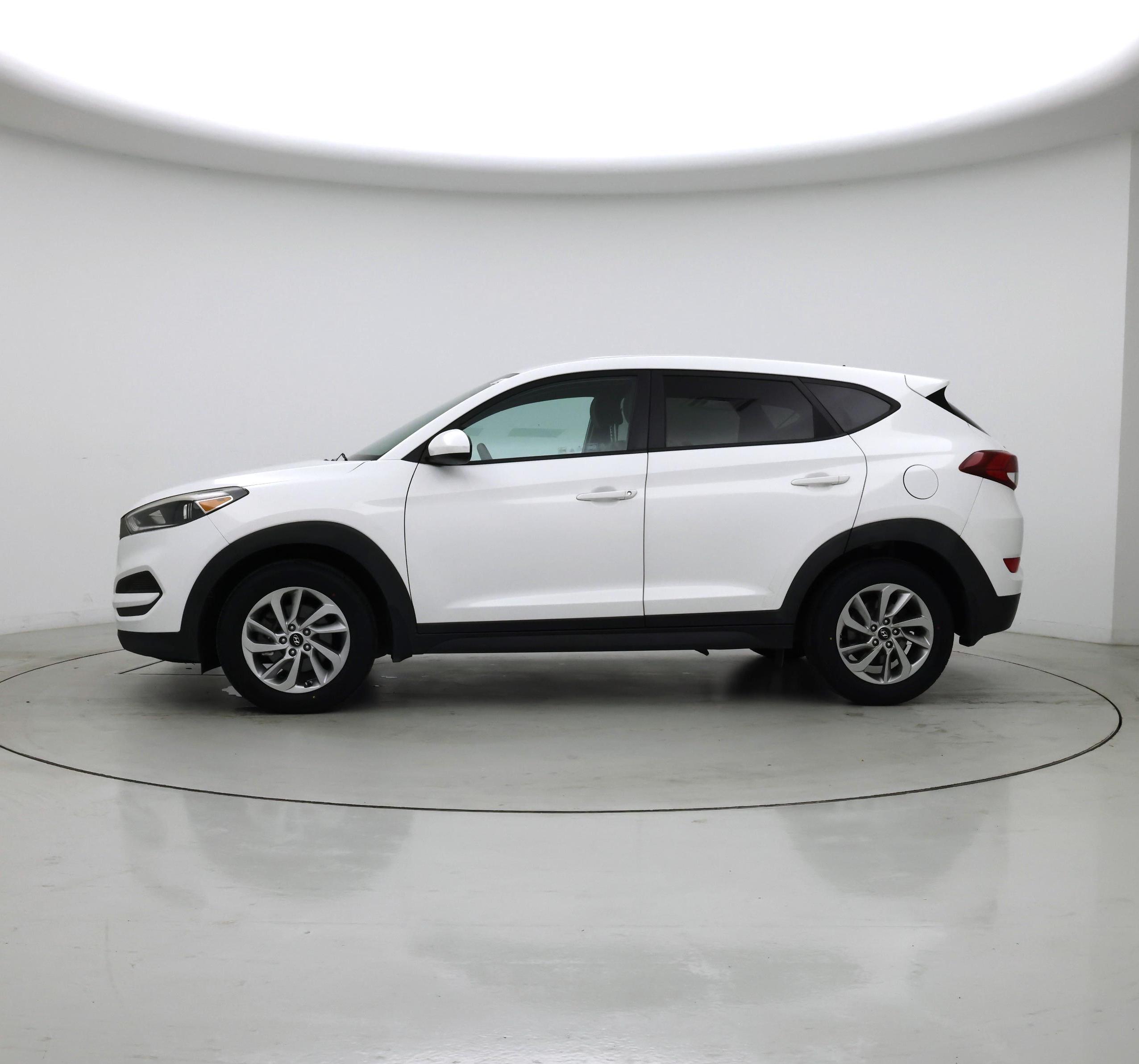 Thumbnail: 2016 Hyundai Tucson - 3