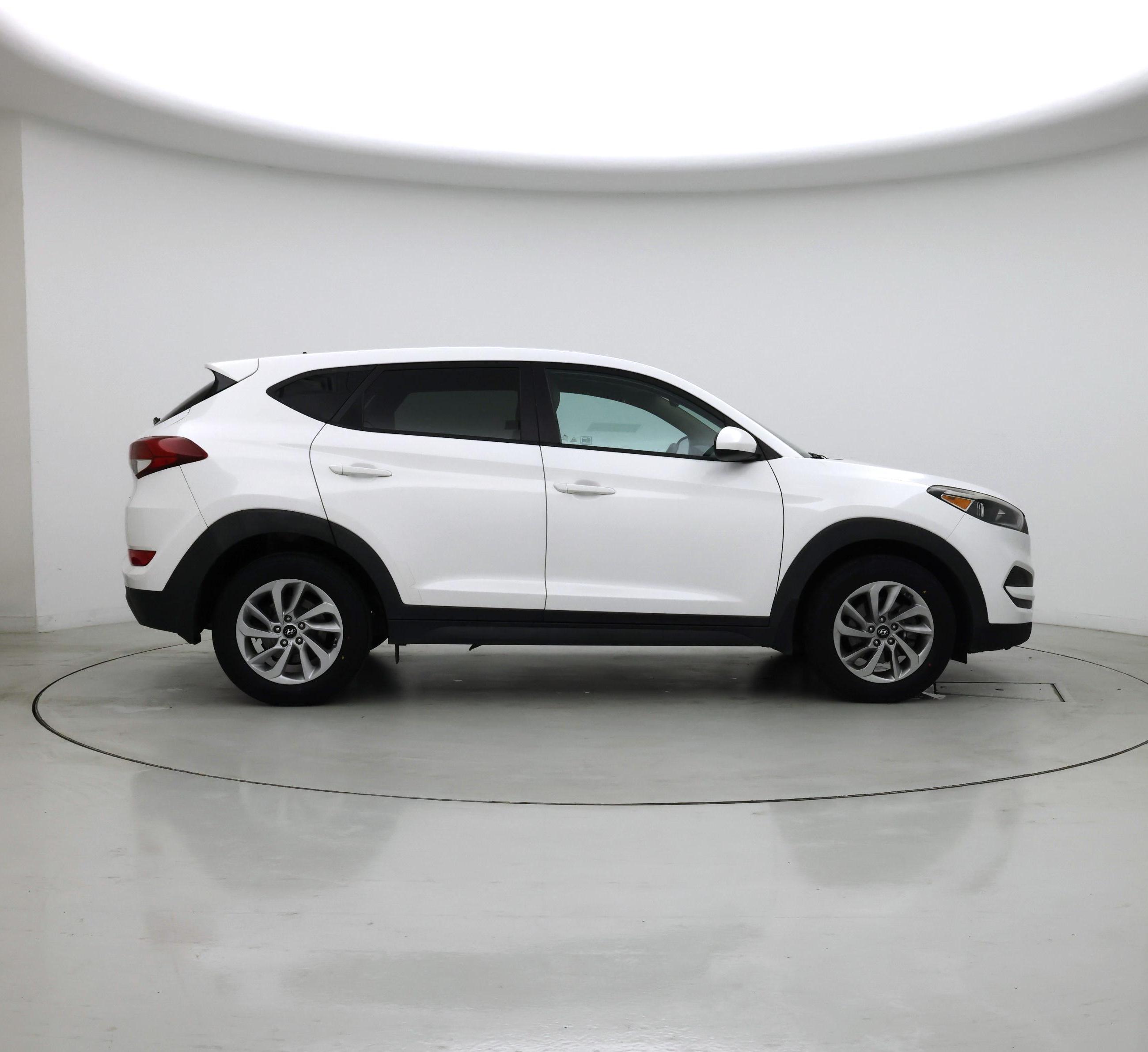 Thumbnail: 2016 Hyundai Tucson - 7