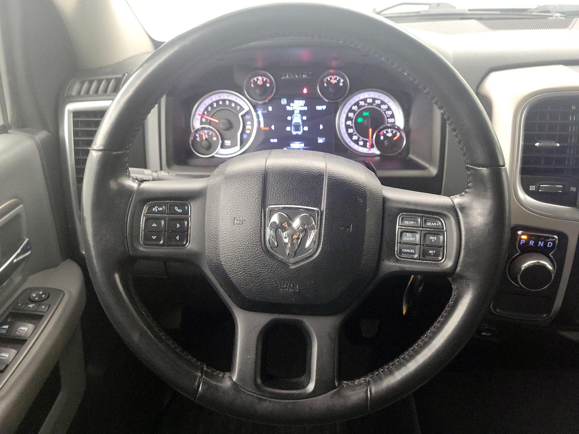 Thumbnail: 2019 RAM 1500 Classic - 10