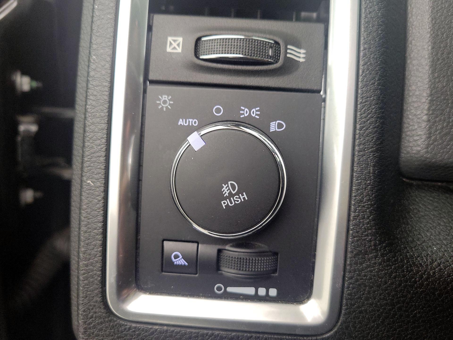 Thumbnail: 2019 RAM 1500 Classic - 13