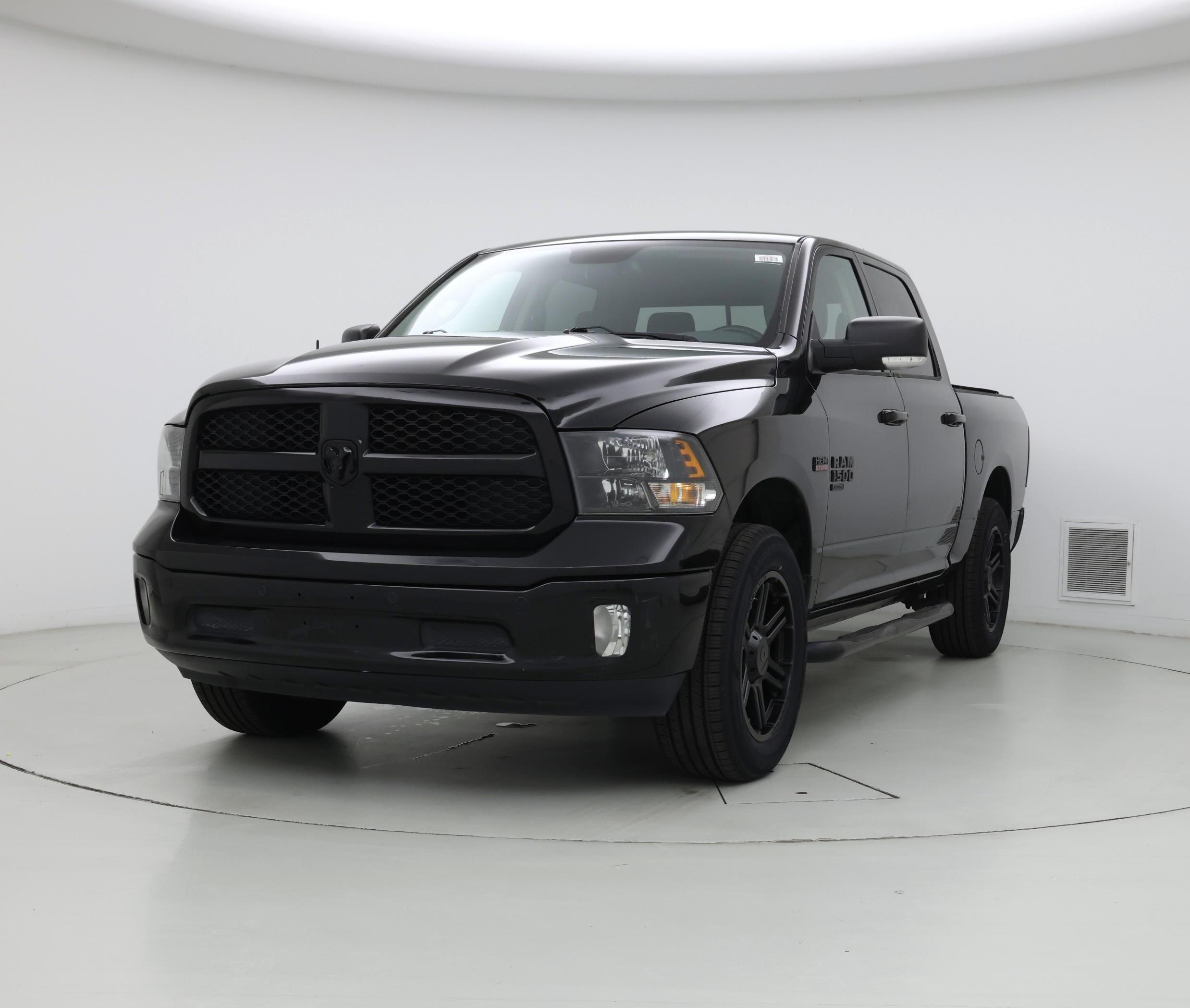 Thumbnail: 2019 RAM 1500 Classic - 4