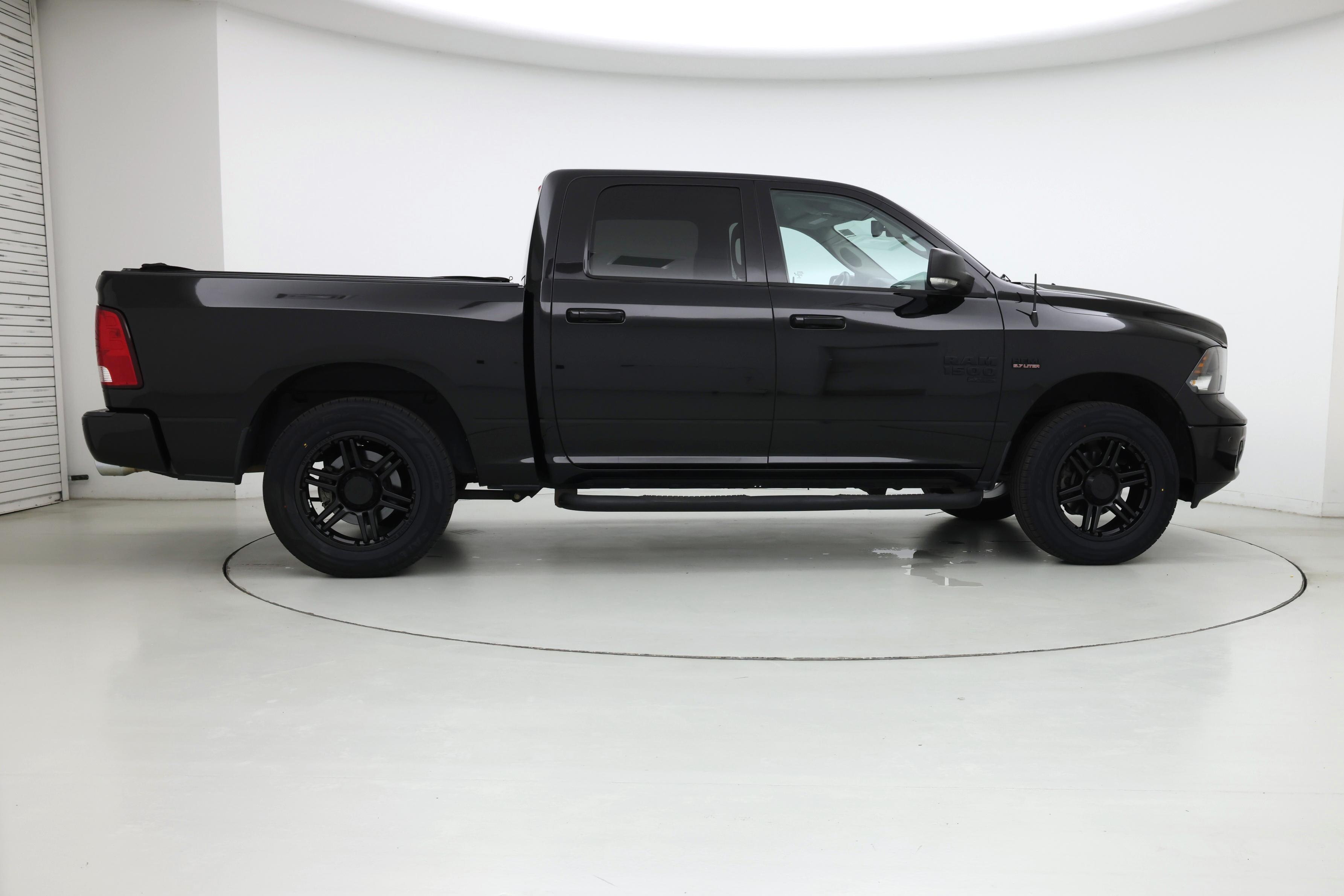 Thumbnail: 2019 RAM 1500 Classic - 7