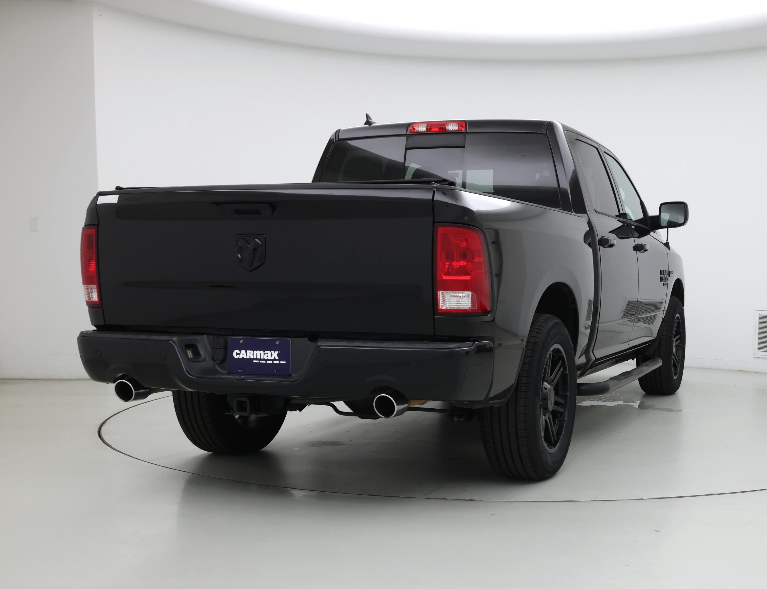Thumbnail: 2019 RAM 1500 Classic - 8
