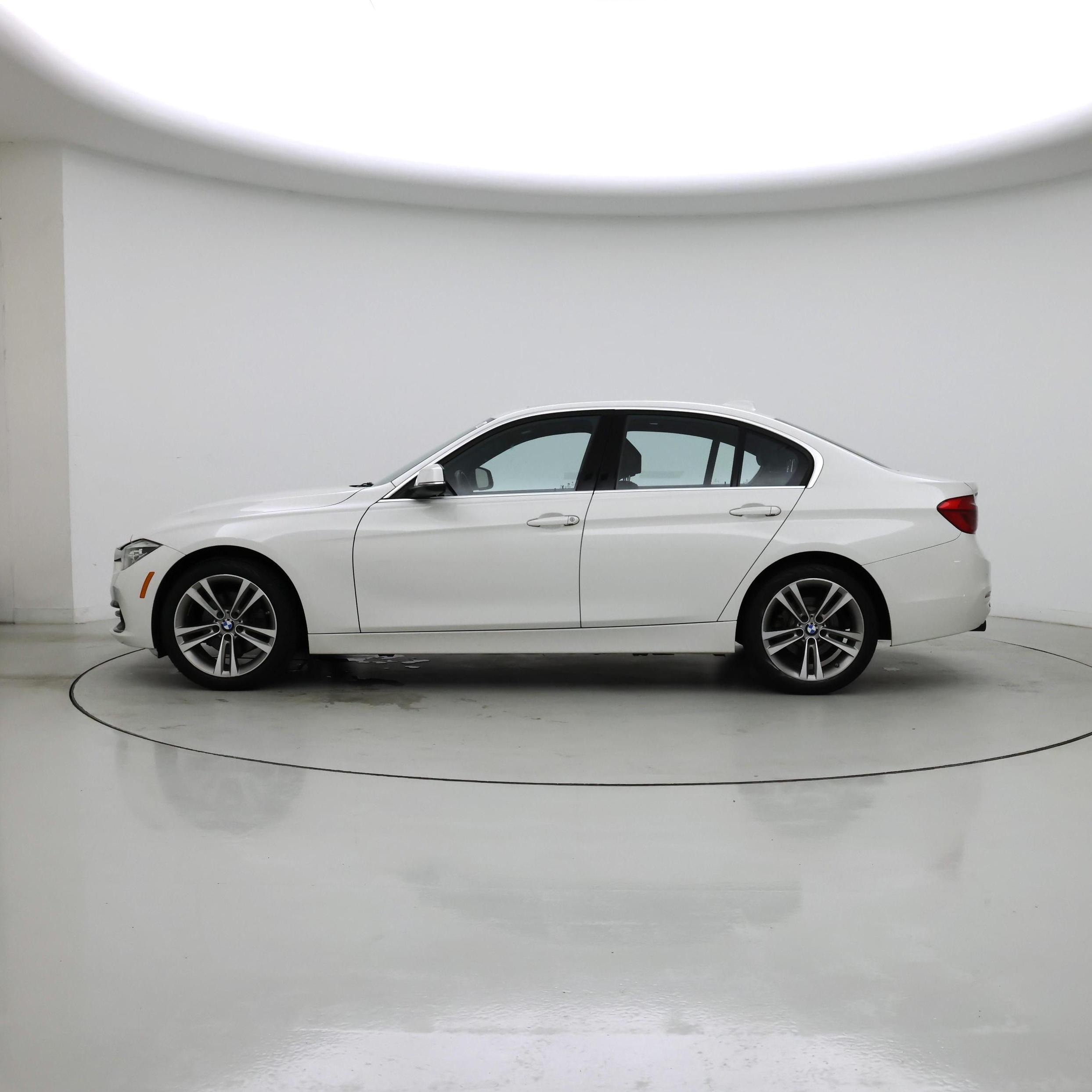 Thumbnail: 2018 BMW 3 Series - 3
