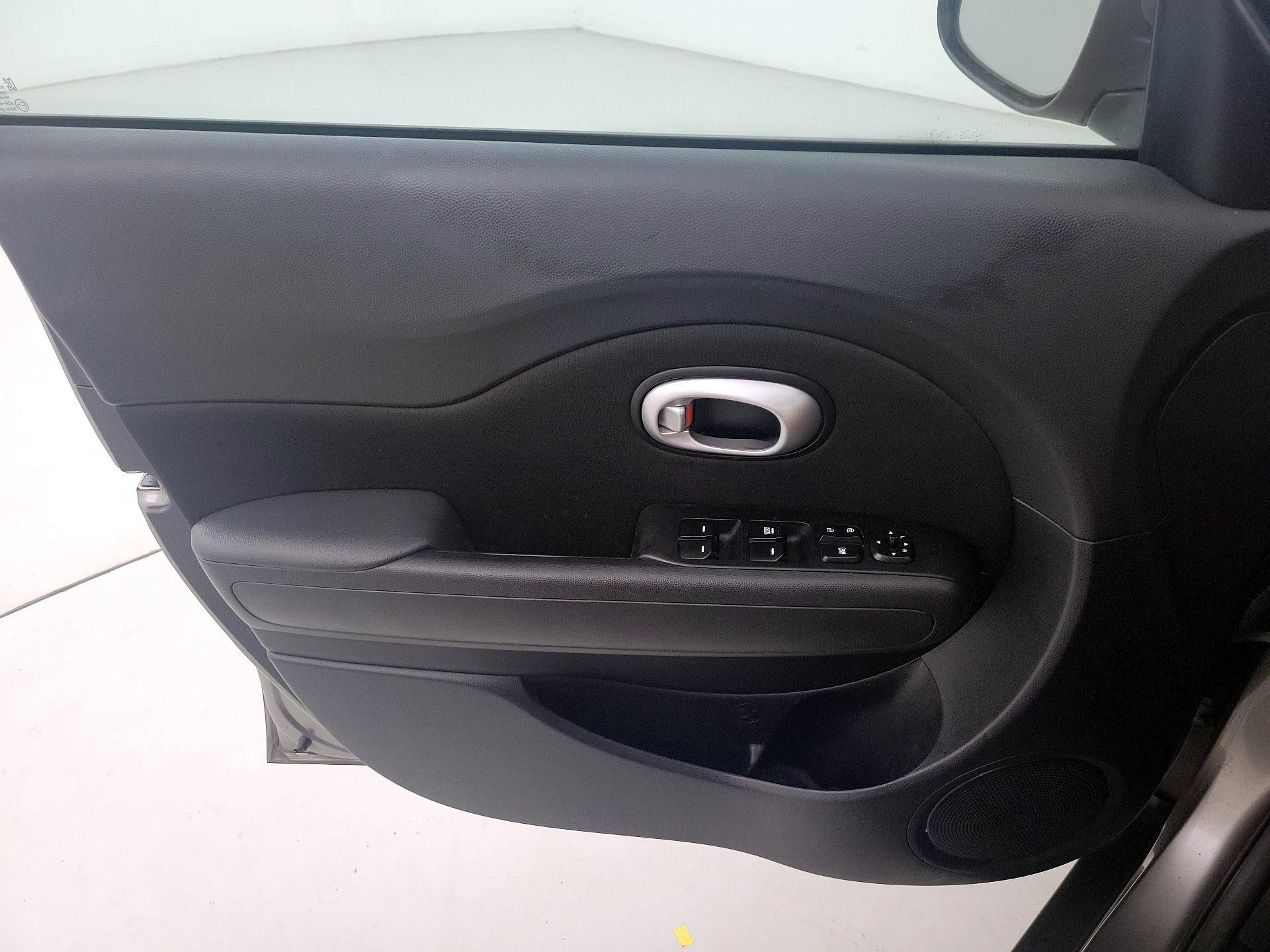 Thumbnail: 2016 Kia Soul - 12