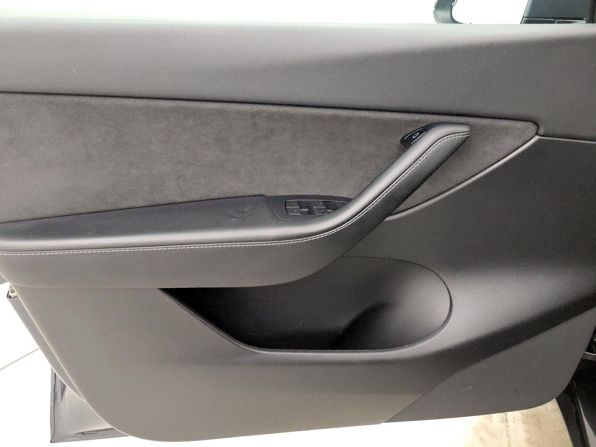 Thumbnail: 2022 Tesla Model Y - 12