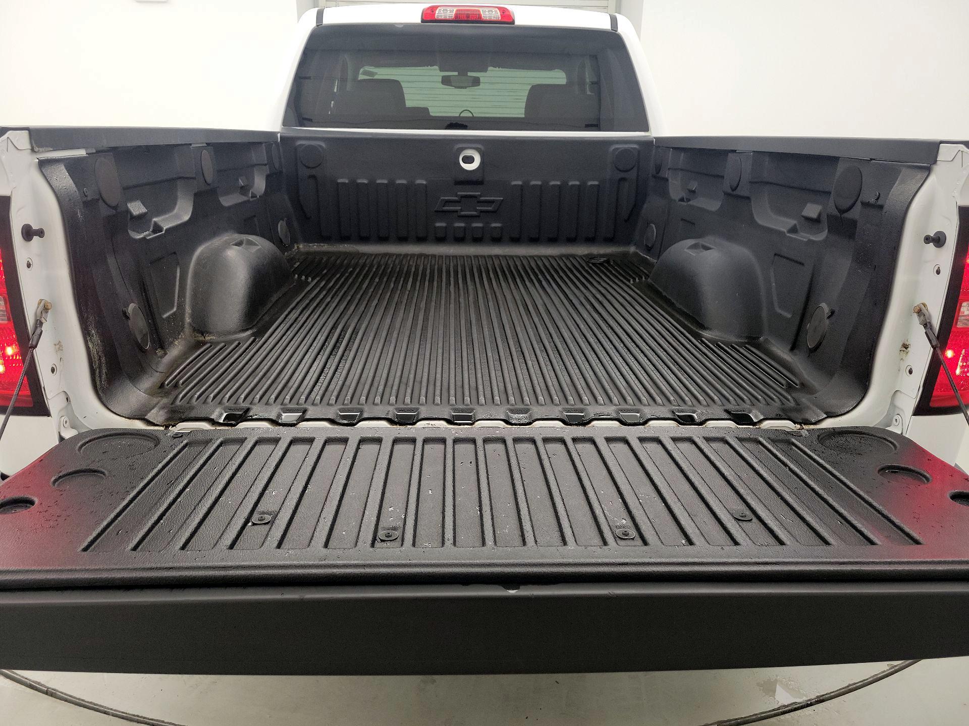 Thumbnail: 2015 Chevrolet Silverado 1500 - 19