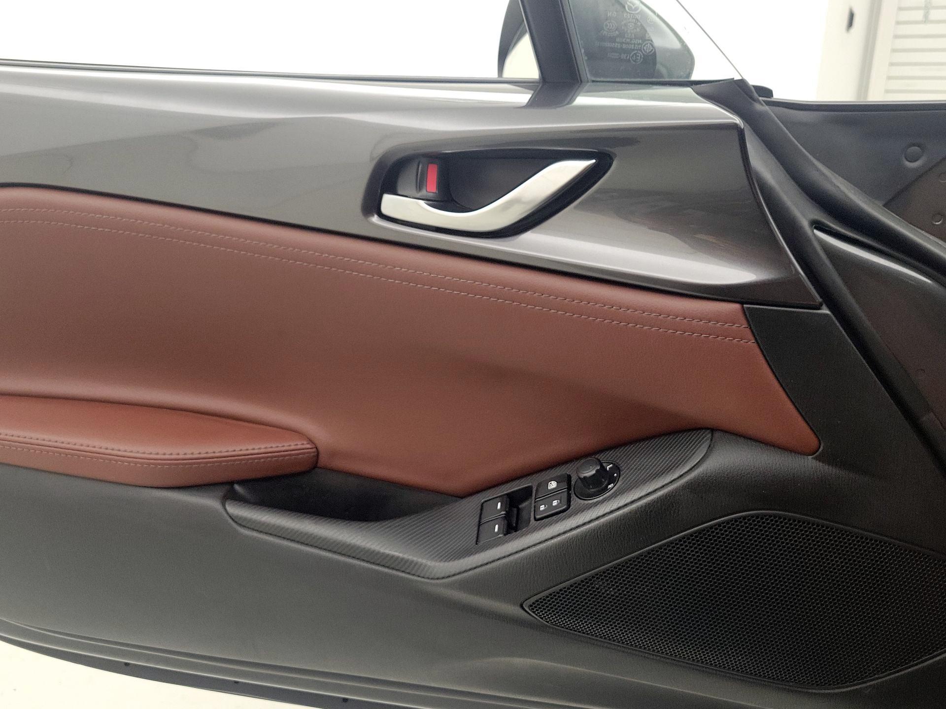 Thumbnail: 2019 Mazda MX-5 Miata - 12