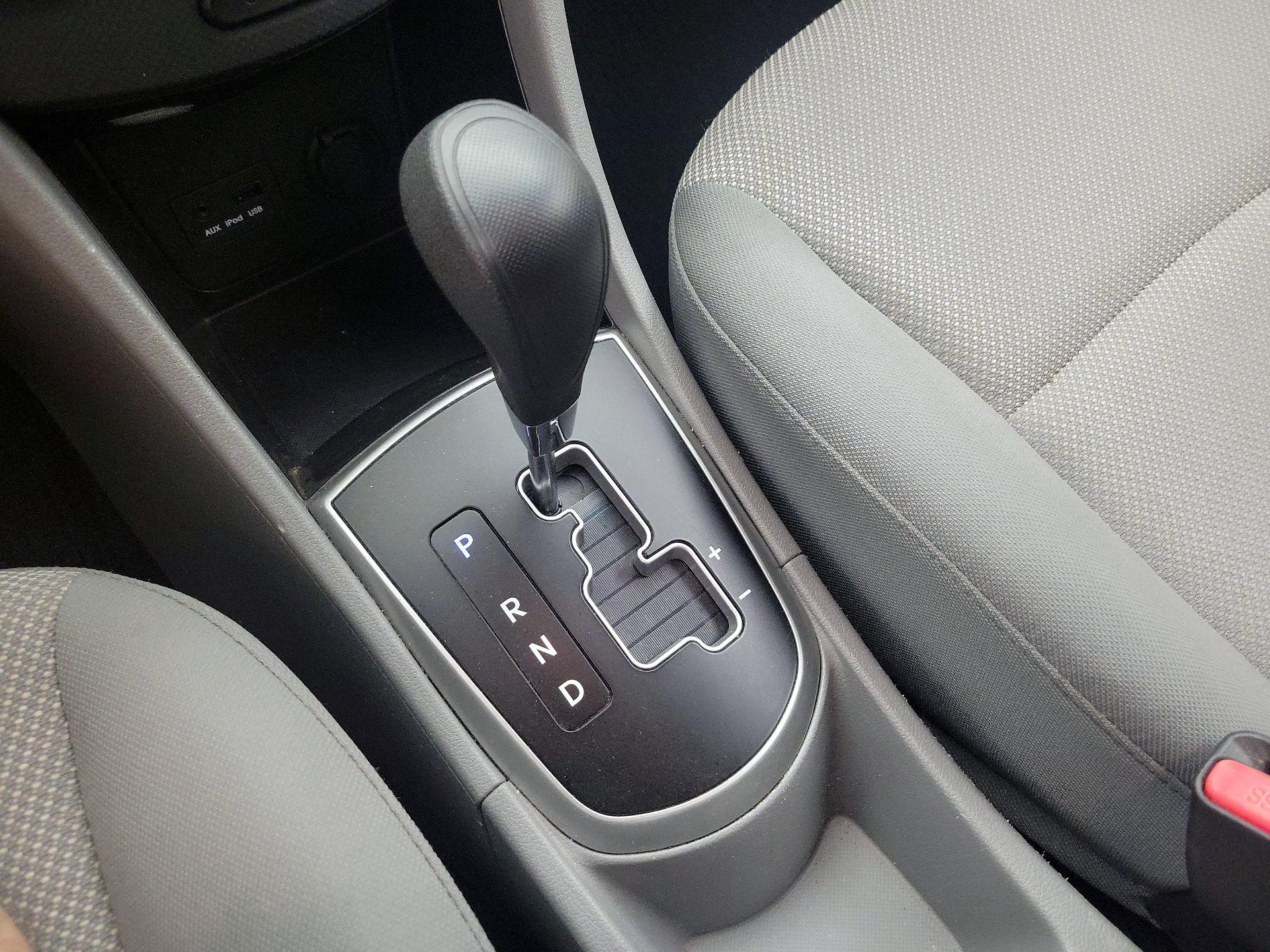 Thumbnail: 2013 Hyundai Accent - 16