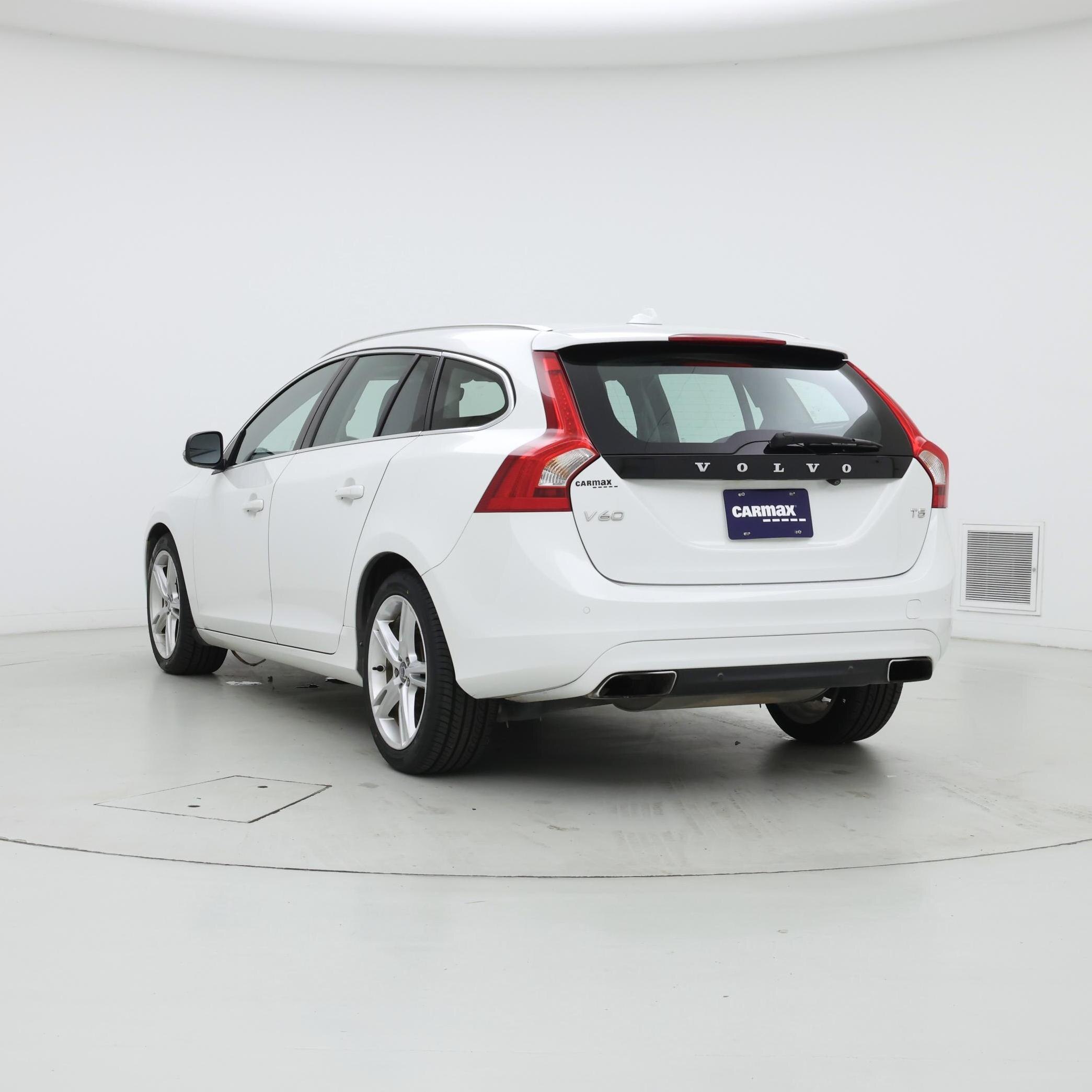 Thumbnail: 2017 Volvo V60 - 2