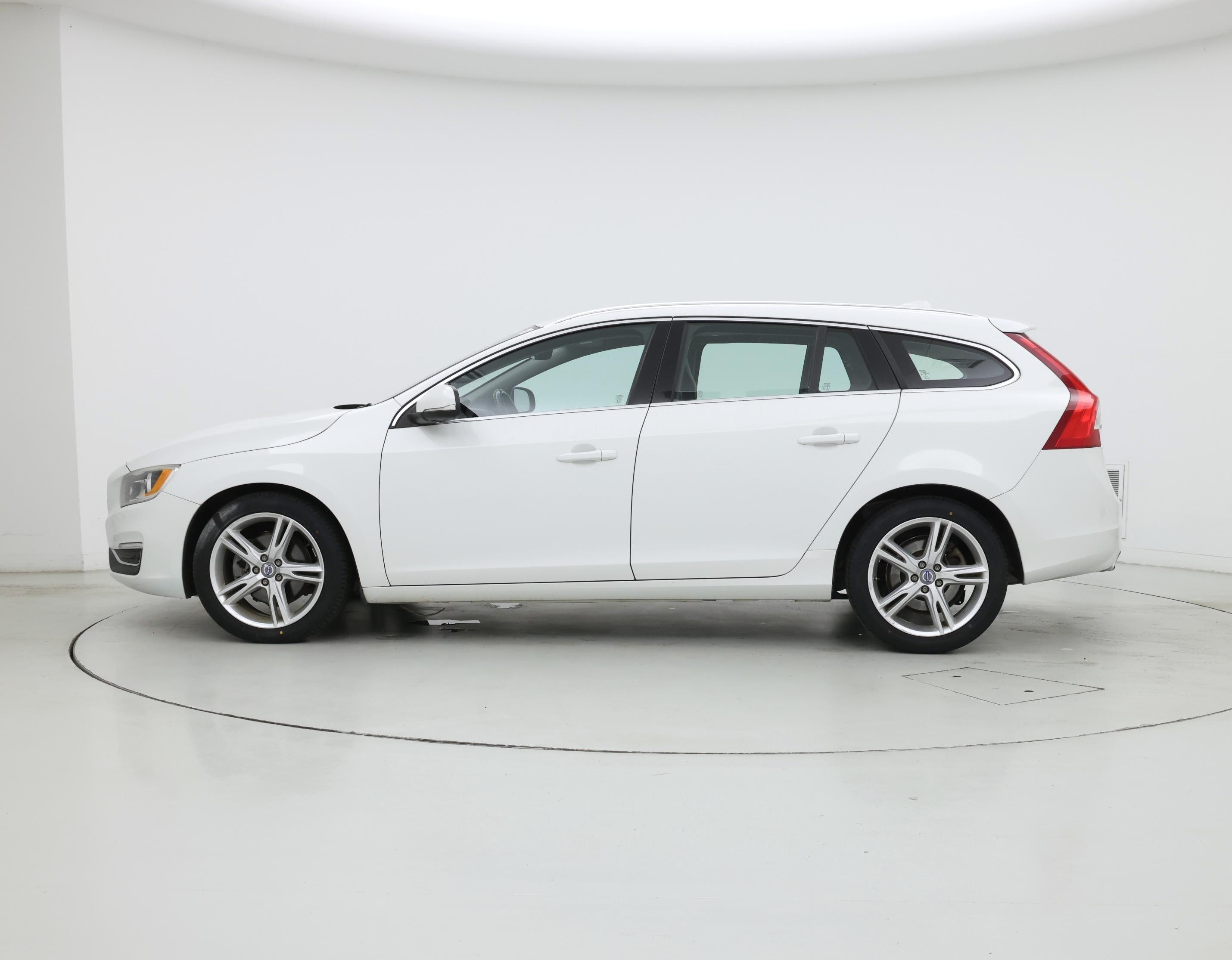 Thumbnail: 2017 Volvo V60 - 3