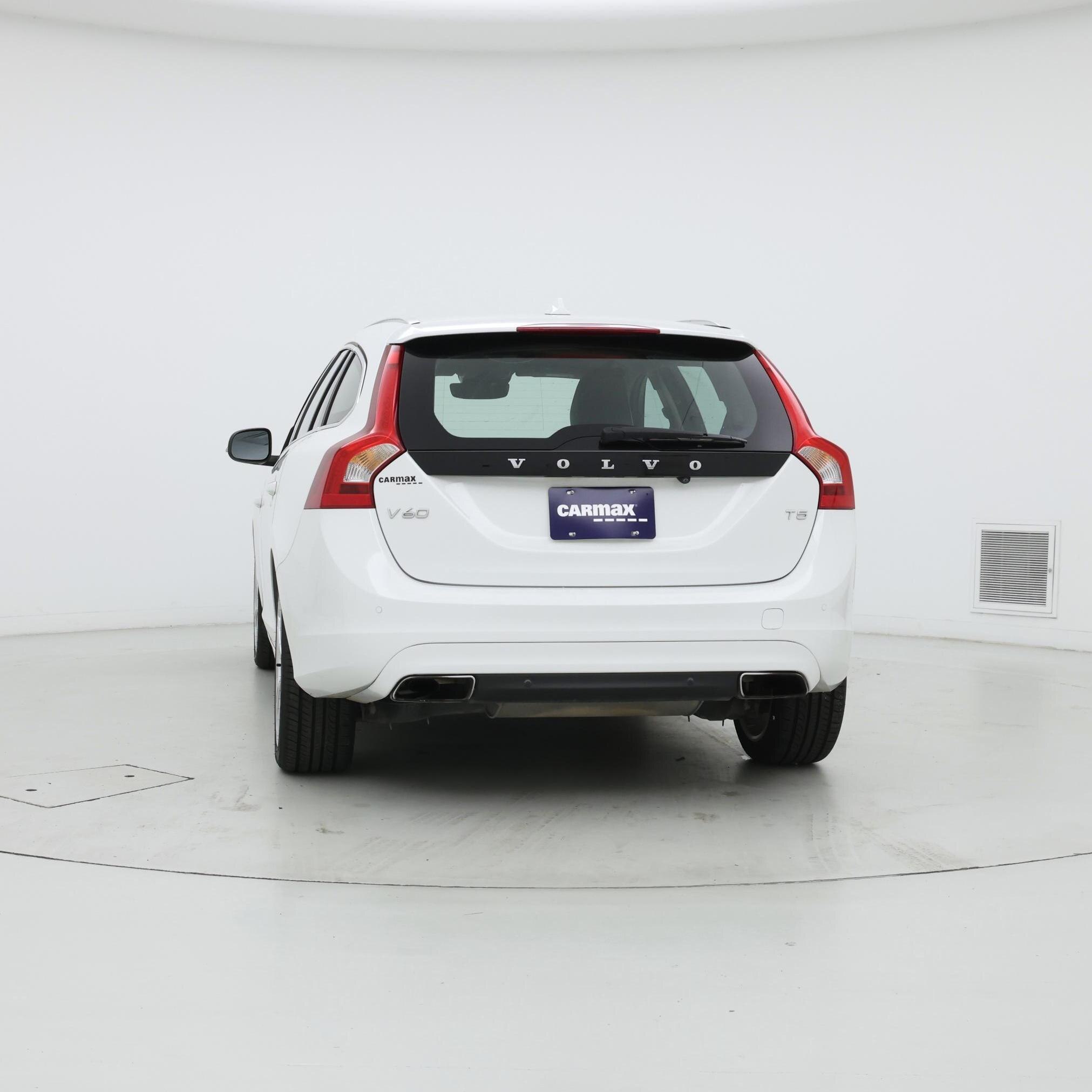 Thumbnail: 2017 Volvo V60 - 6
