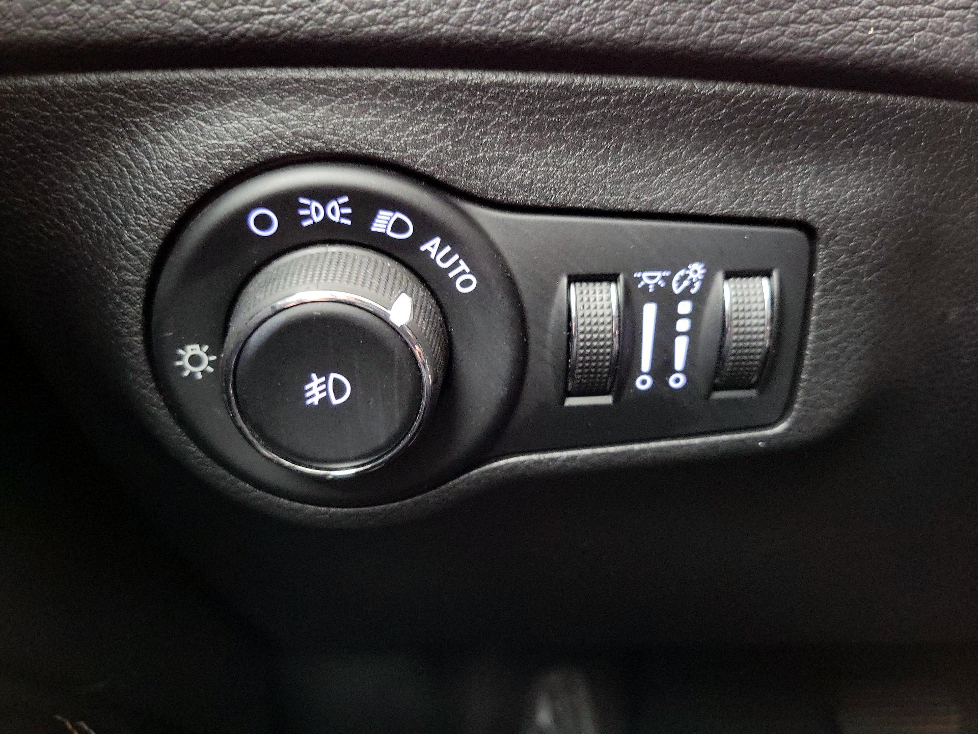Thumbnail: 2018 Jeep Compass - 13