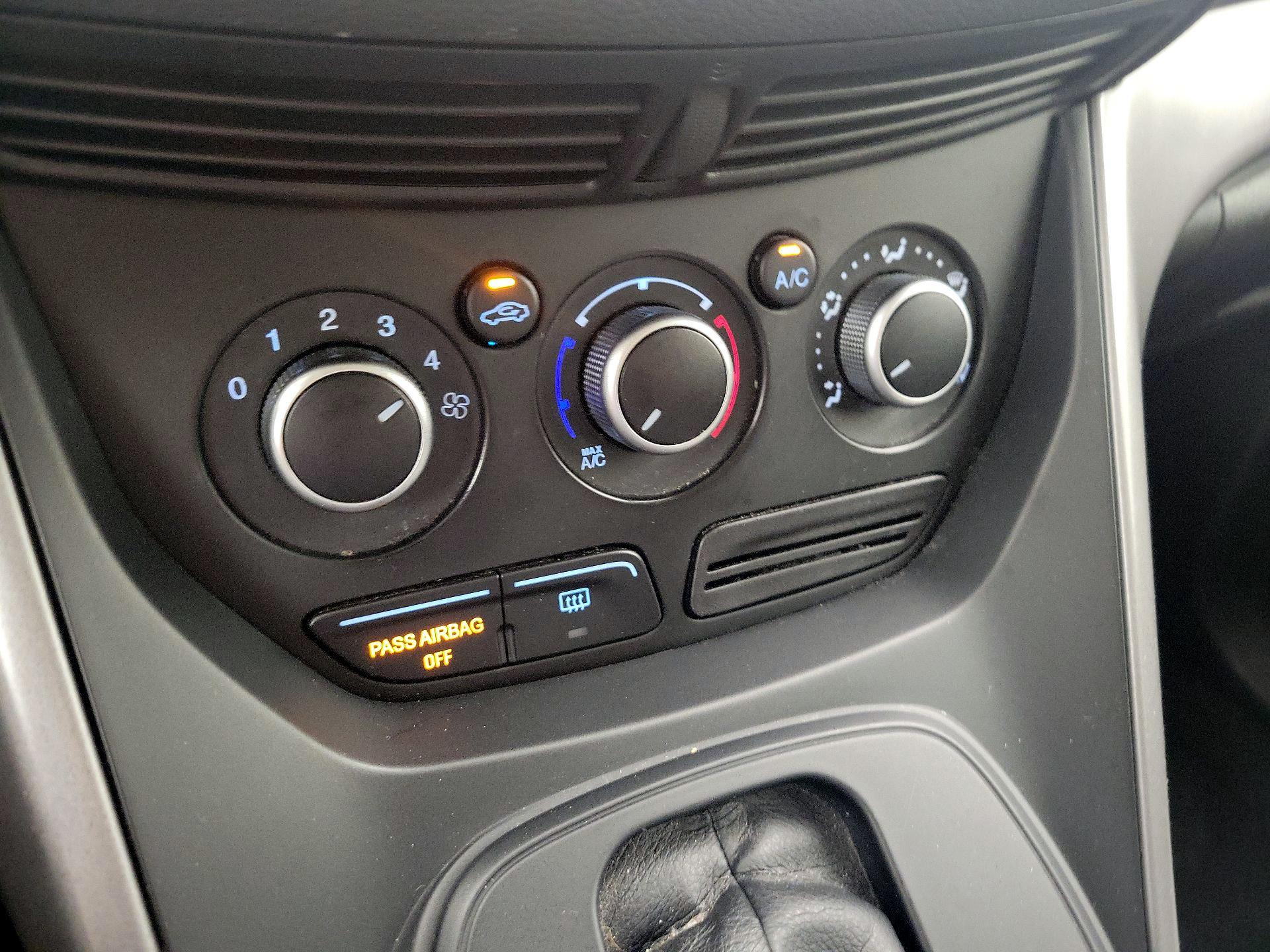 Thumbnail: 2016 Ford Escape - 16