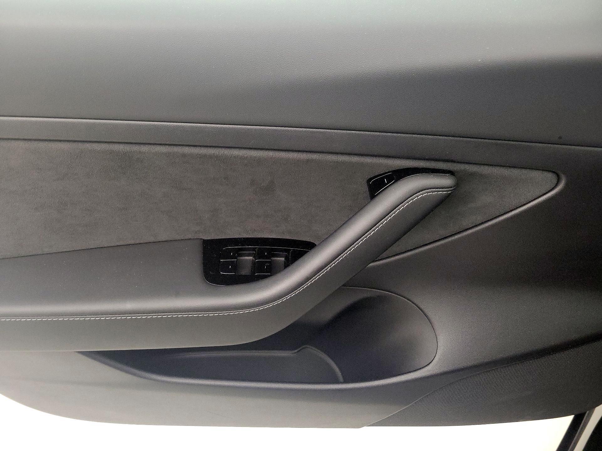 Thumbnail: 2020 Tesla Model 3 - 12