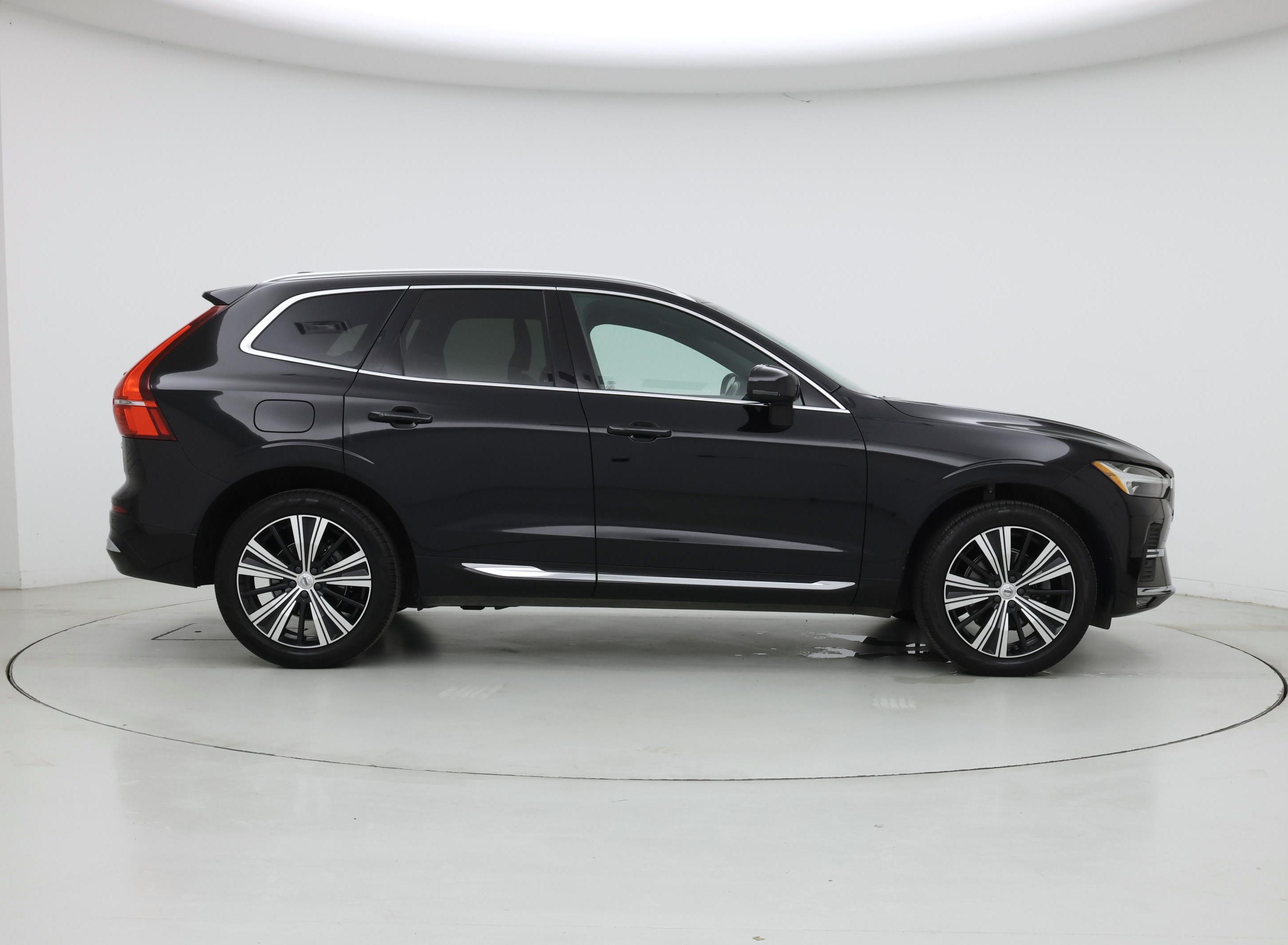 Thumbnail: 2022 Volvo XC60 - 7