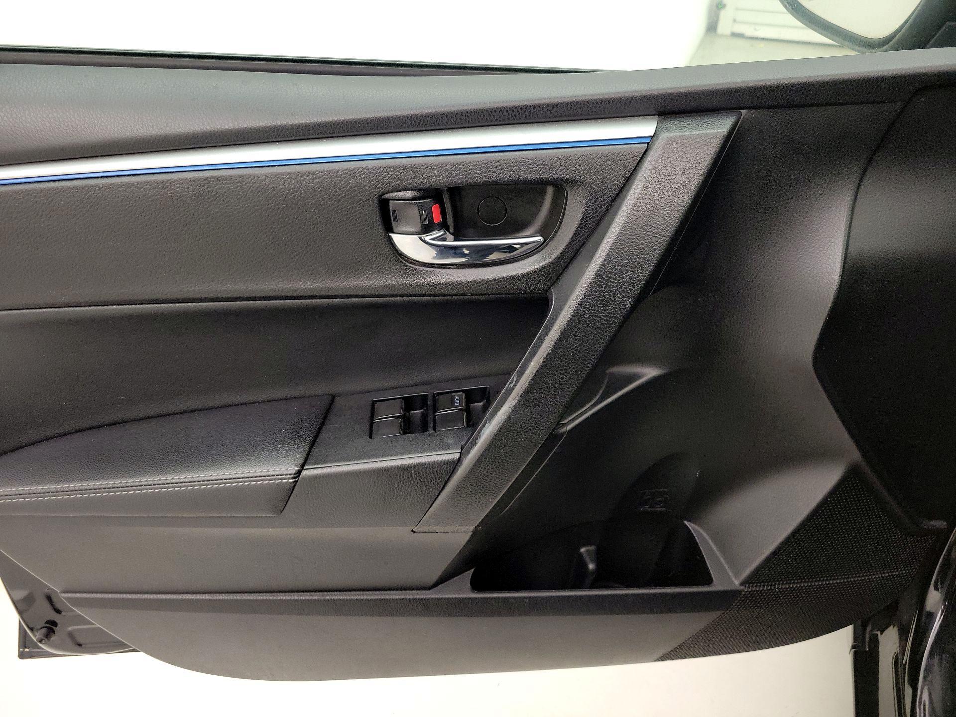 Thumbnail: 2016 Toyota Corolla - 12