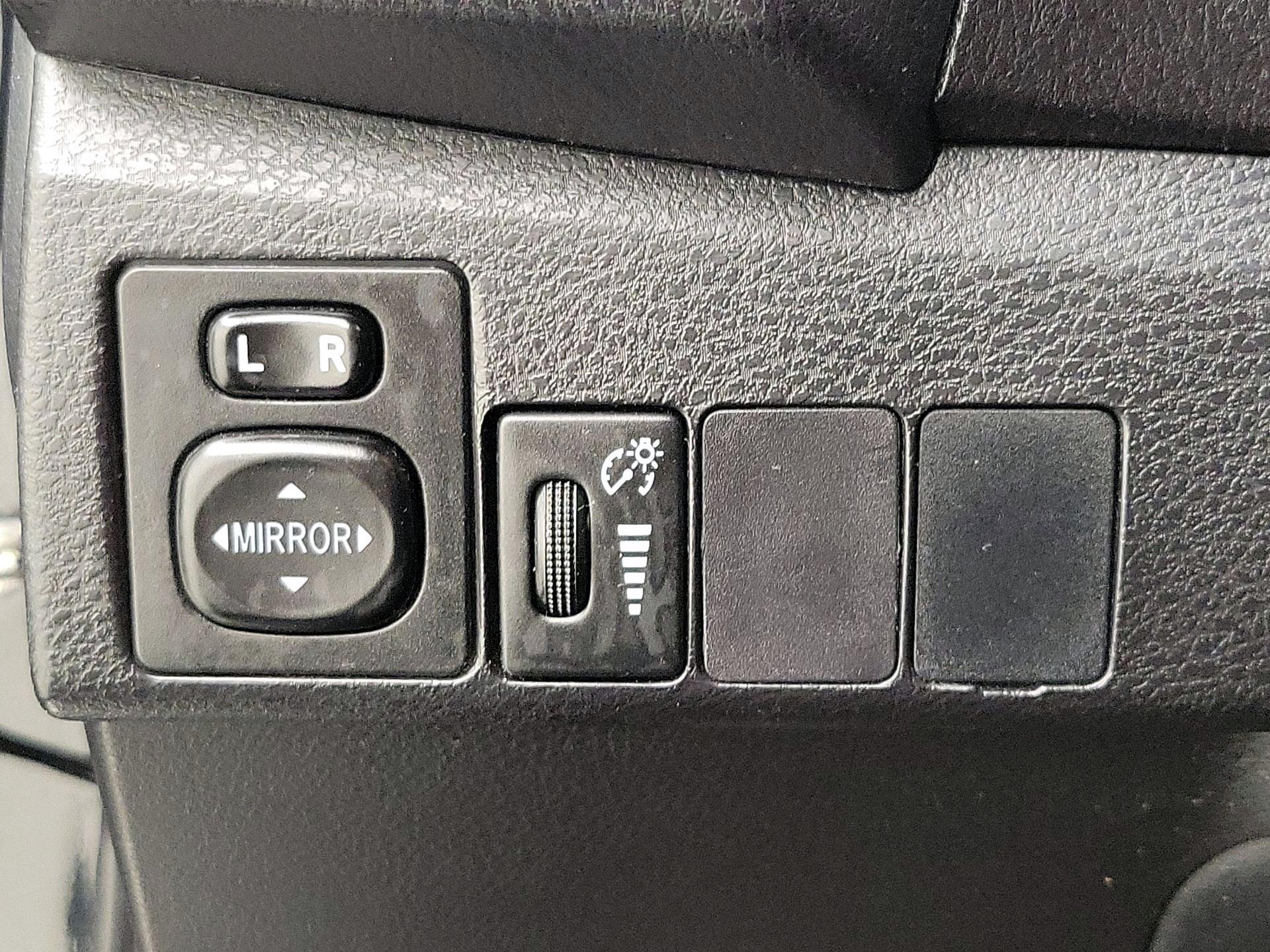 Thumbnail: 2016 Toyota Corolla - 13