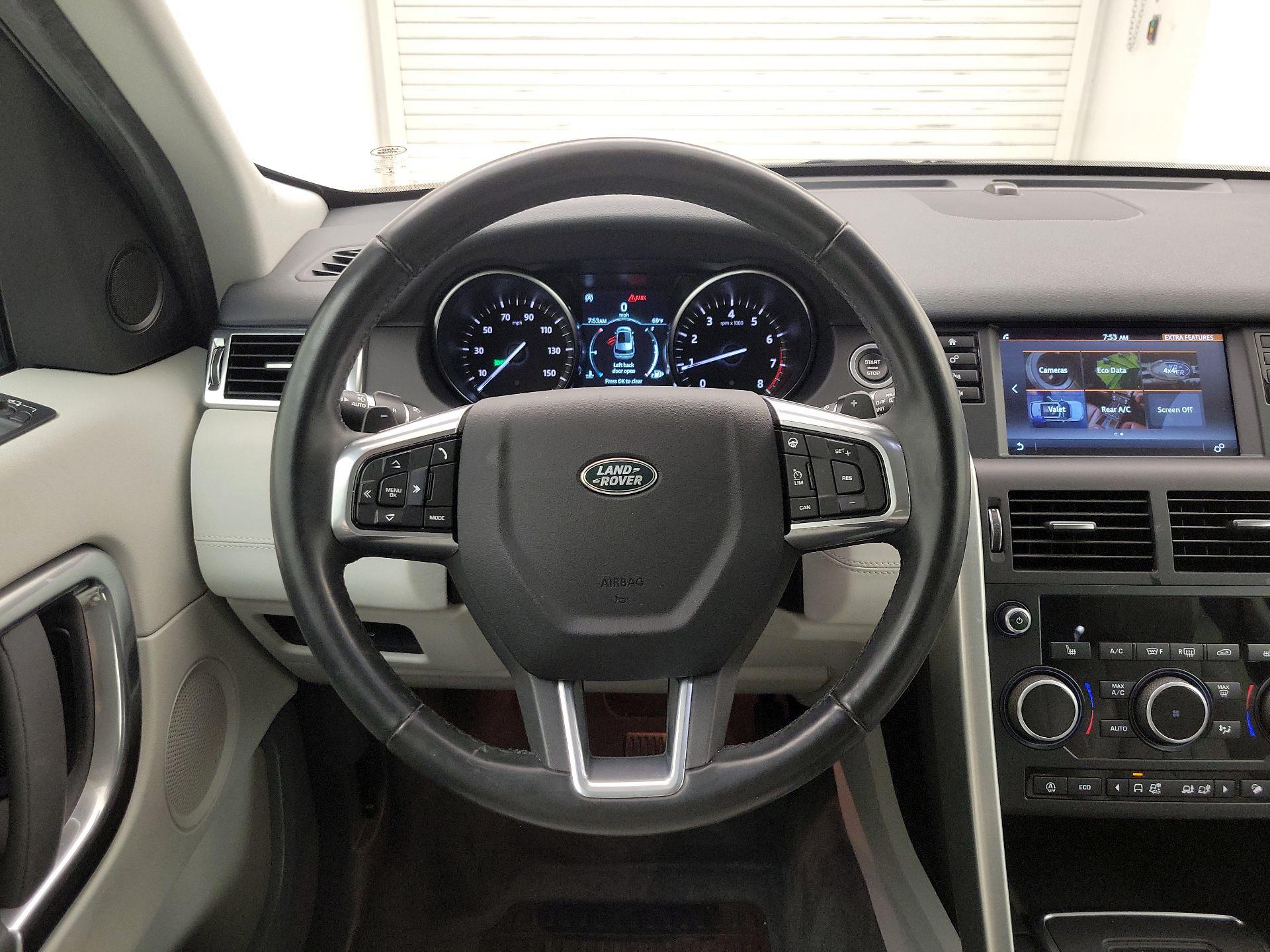 Thumbnail: 2019 Land Rover Discovery Sport - 10