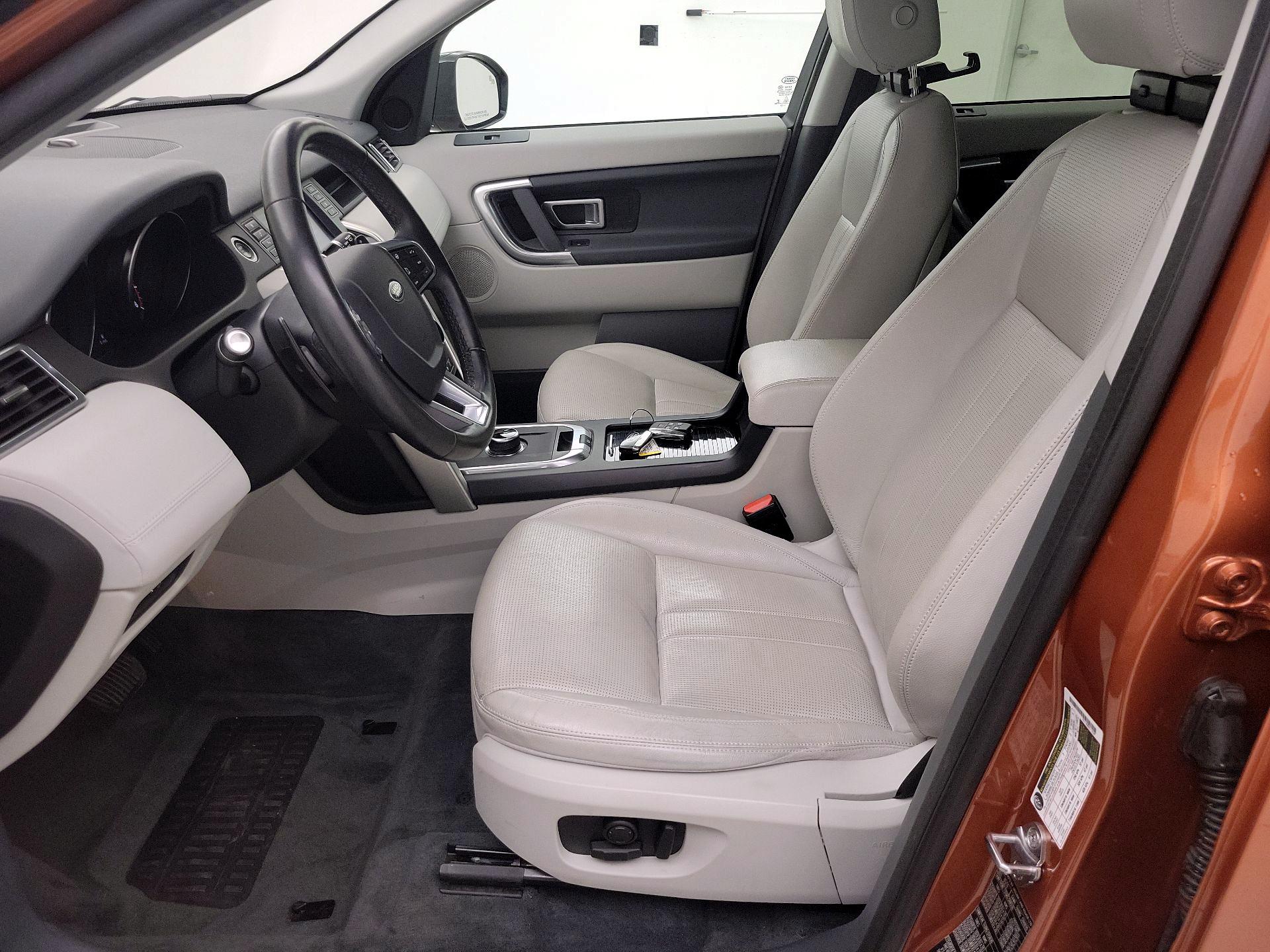 Thumbnail: 2019 Land Rover Discovery Sport - 11