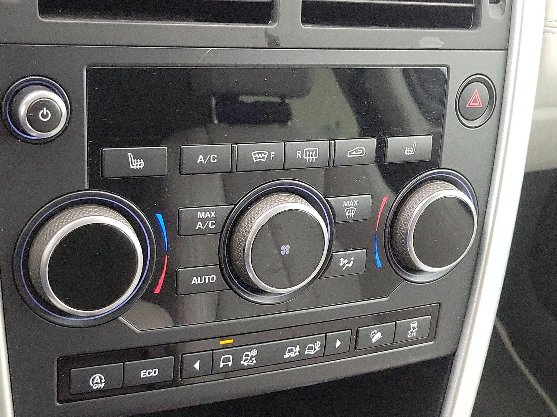 Thumbnail: 2019 Land Rover Discovery Sport - 16